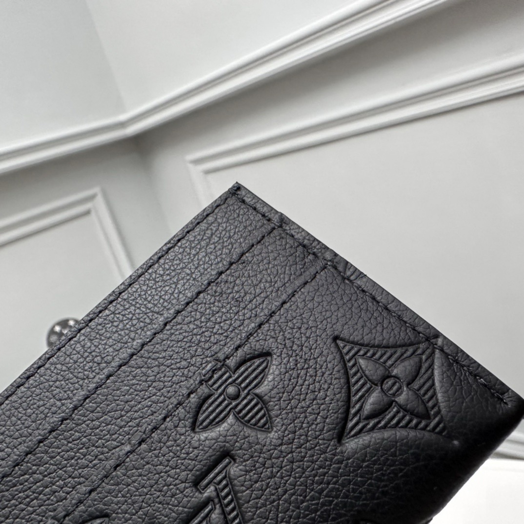 Louis Vuitton M81415 Card Holder Size 11*7*1.5cm