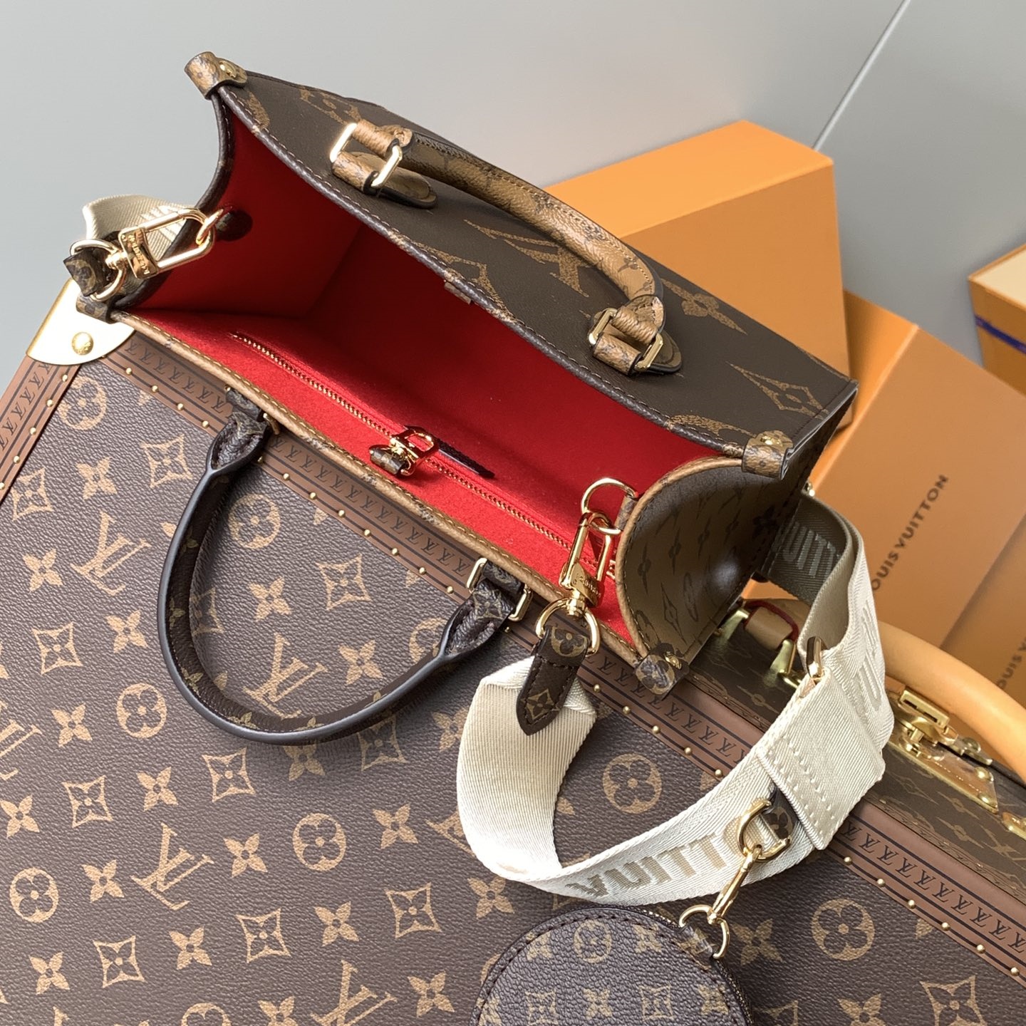 Louis Vuitton M46373 On The Go Women Shoulder Bags Size 25*19*11.5cm