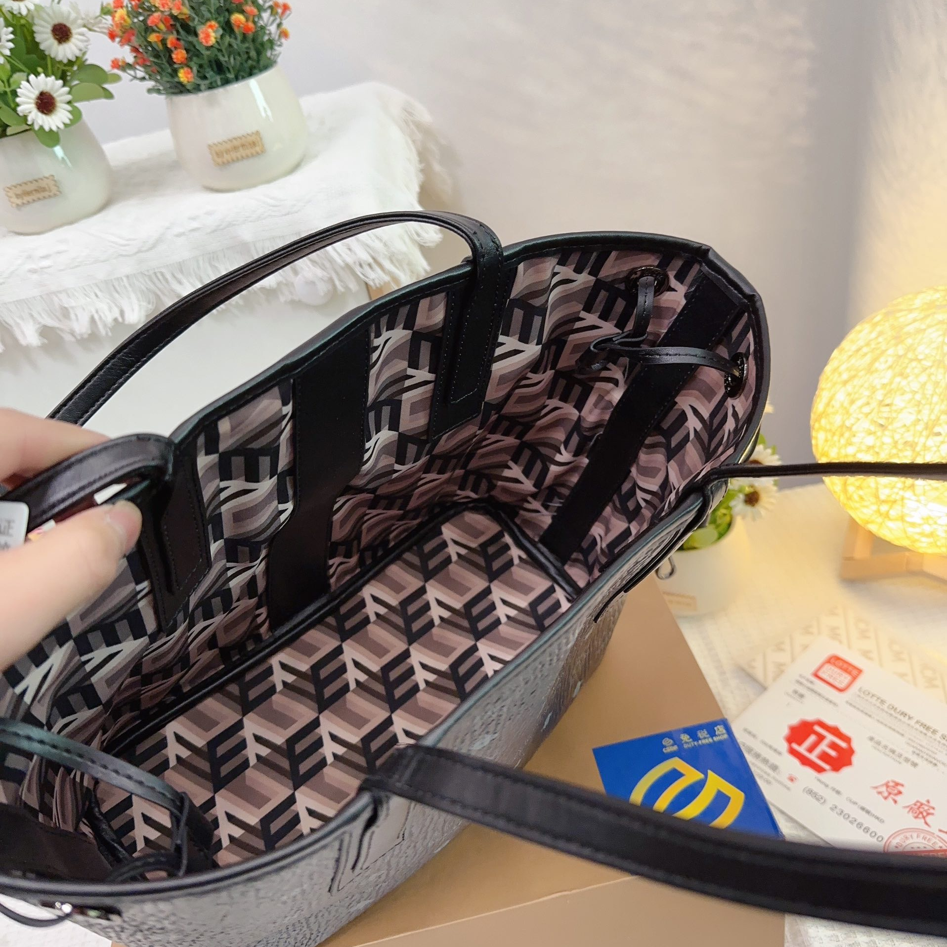 MCM Reversible Liz Shopper in Visetos Shopping Bags 37*31*25cm