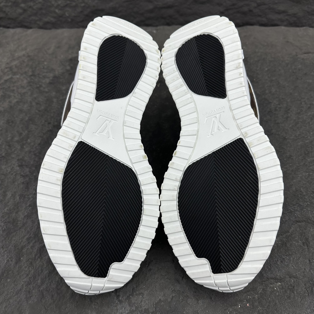 Louis Vuitton Run Away Sneaker Size 40