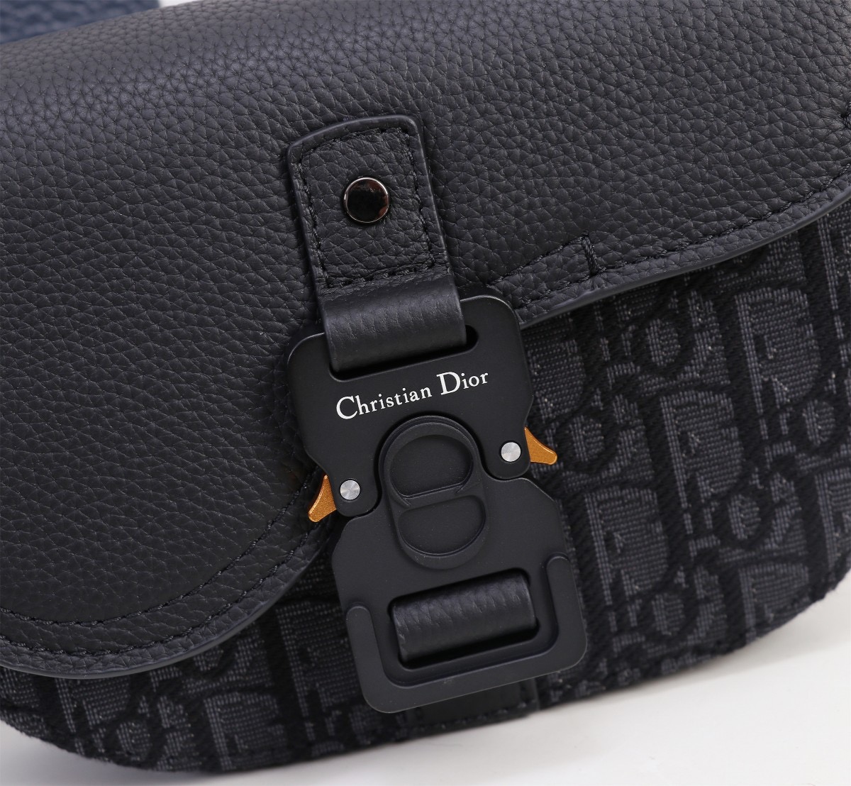 Dior Oblique Mens Shoulder Bags Size 19.5*13*4.3cm