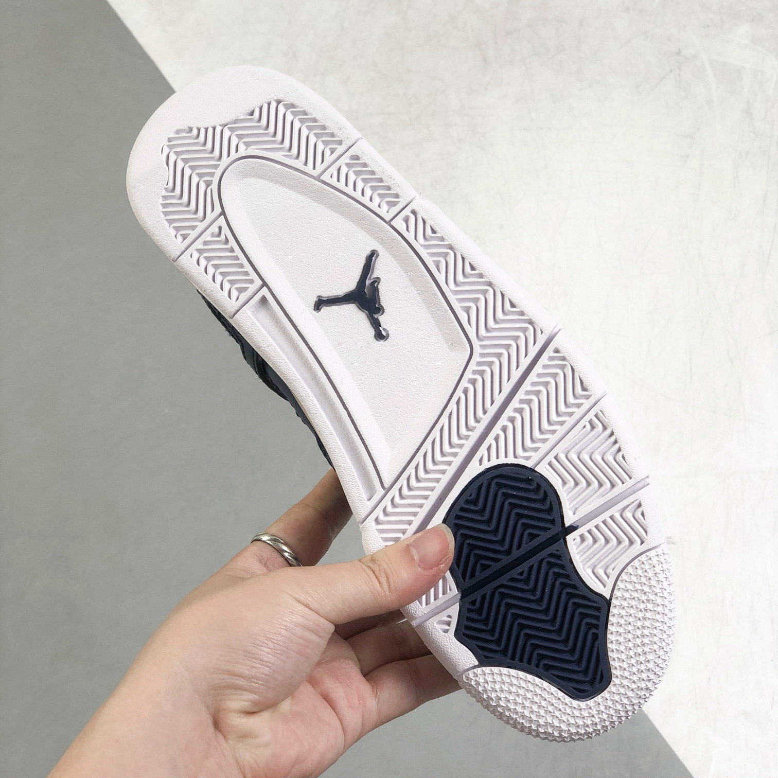 Nike Air Jordan 4 Sneakers Shoes Gr. 36-46