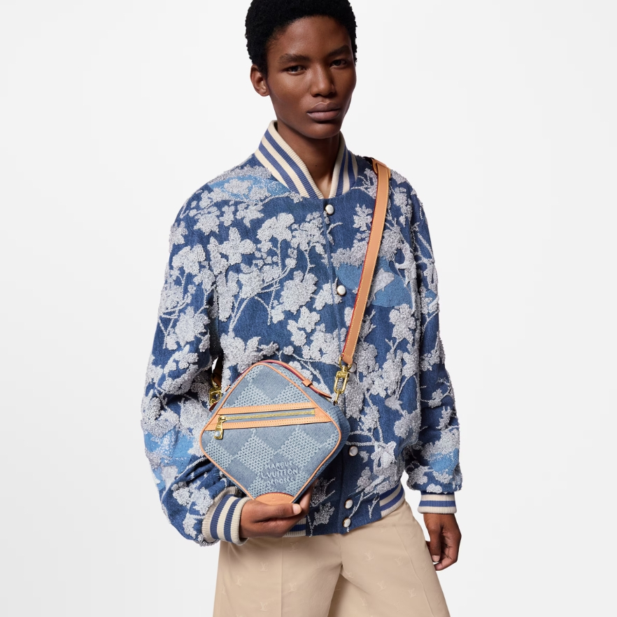 Louis Vuitton N40706 Chess Messenger Mens Shoulder Bags Size 24*24*8cm