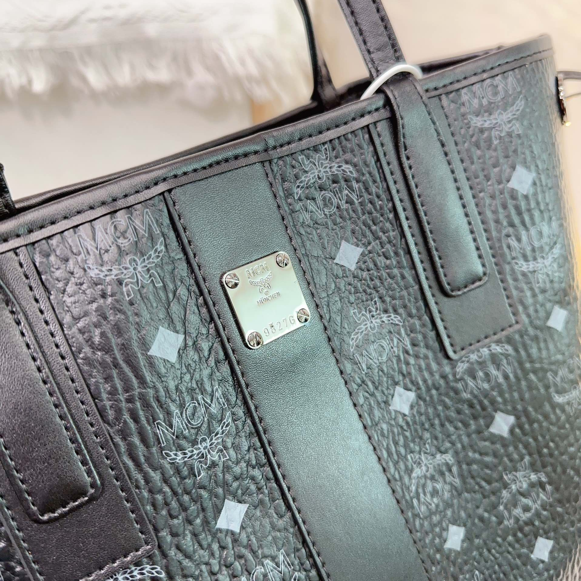 MCM Reversible Liz Shopper in Visetos Shopping Bags 37*31*25cm