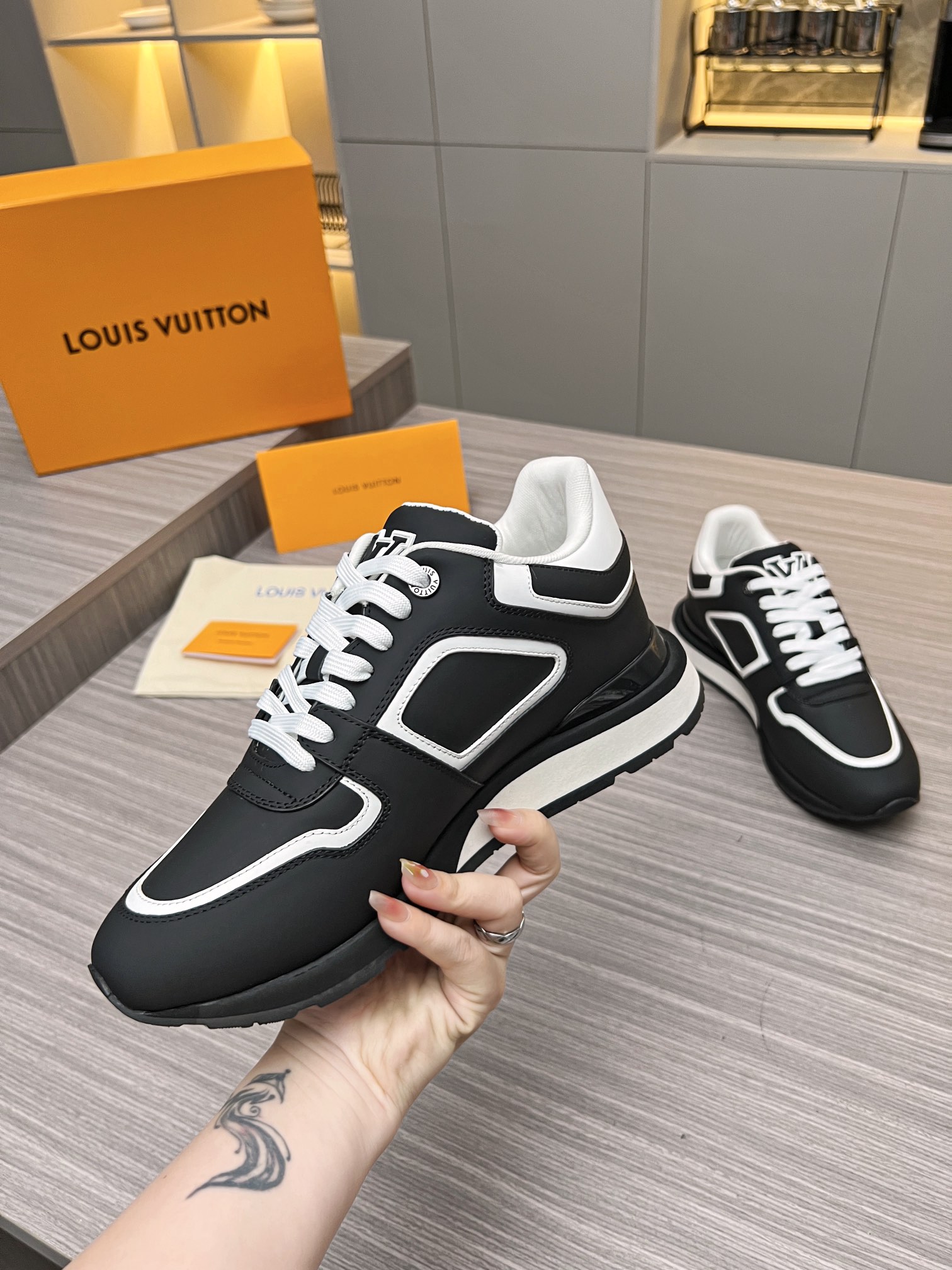 Louis Vuitton 2024ss Runaway Sneaker Size 40-46