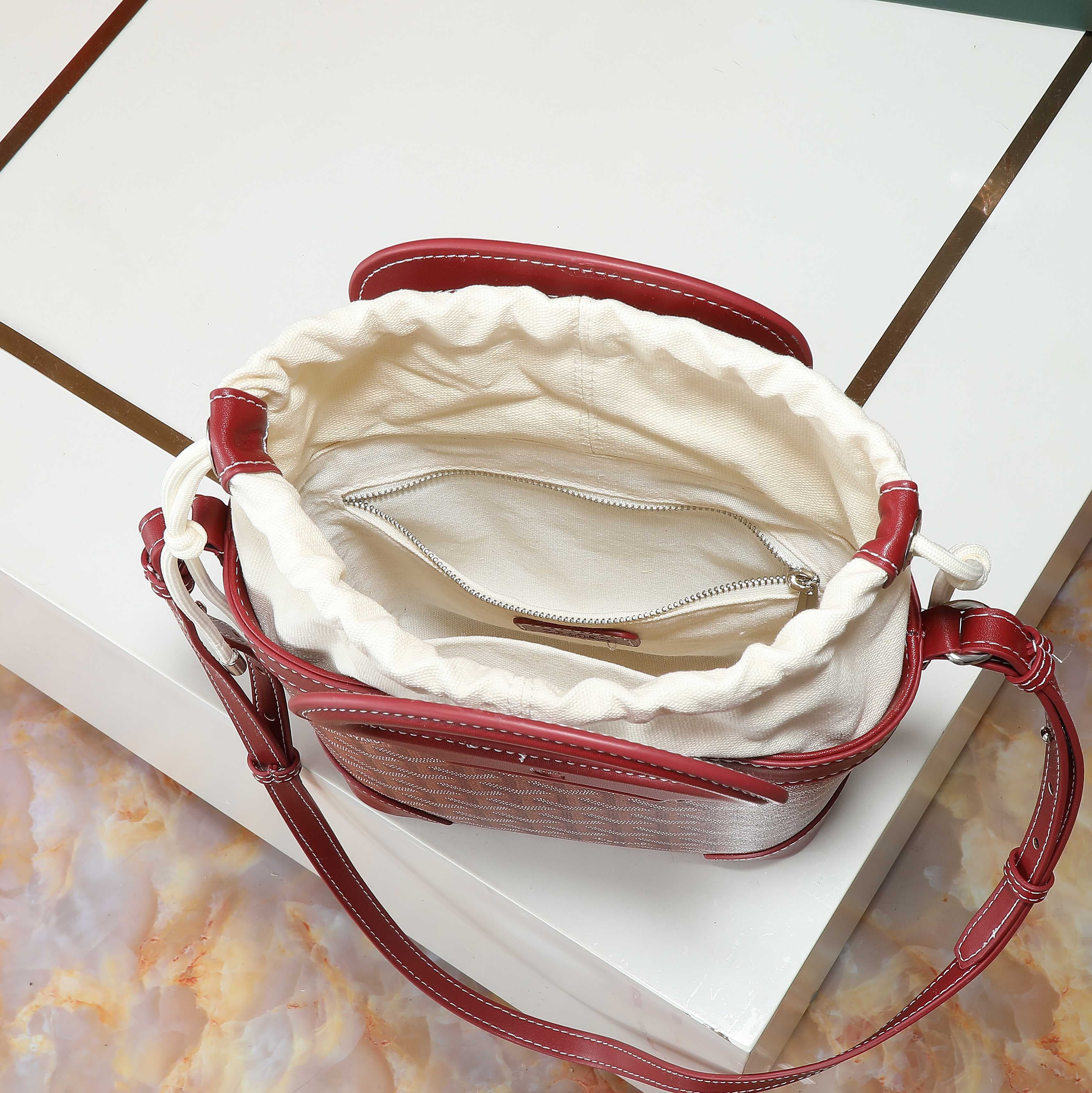 Goyard Beluga Women Shoulder Bags Size 23*18.5*8cm