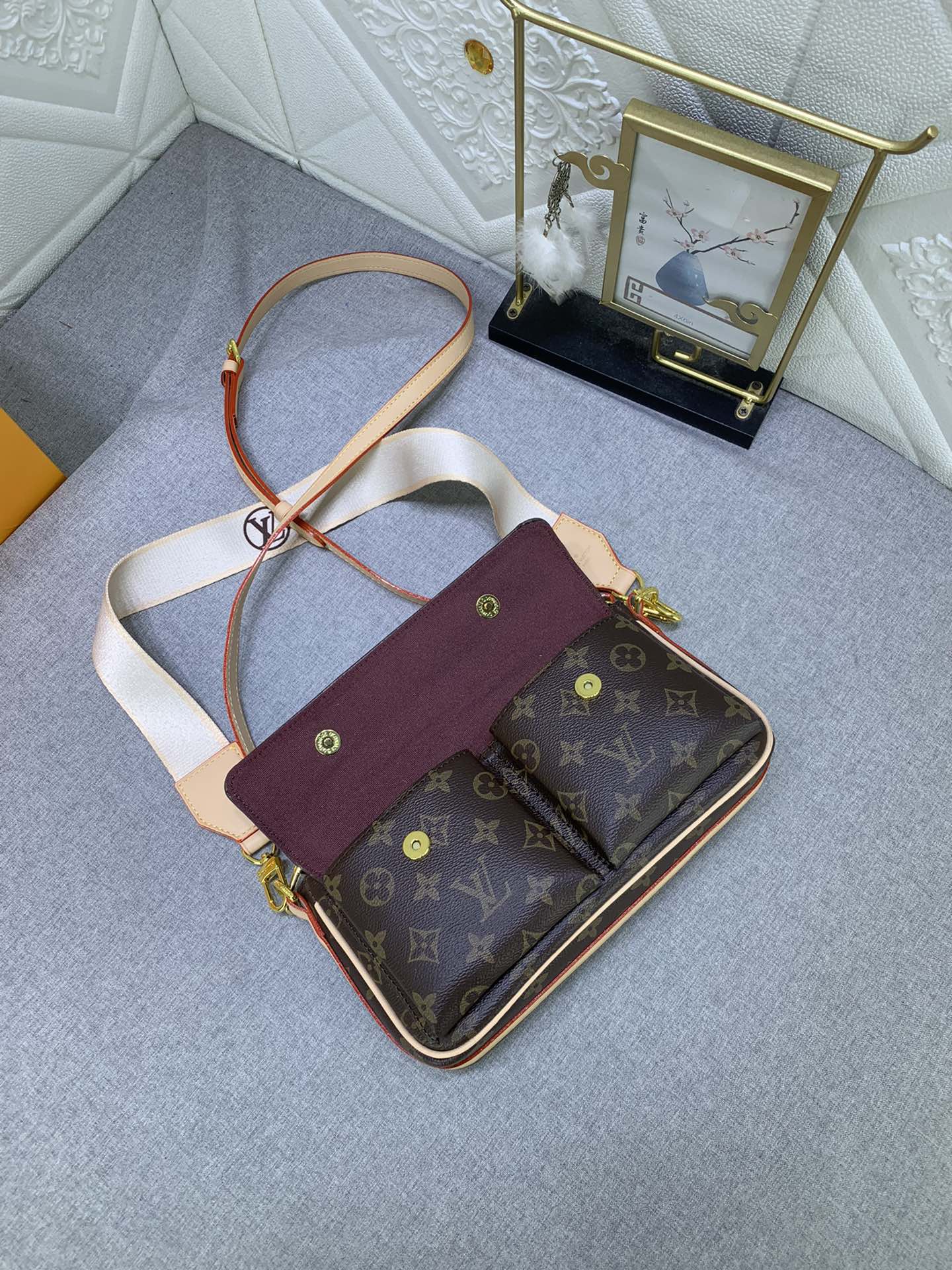 Louis Vuitton M46999 Viva-cité Women Shoulder Bags Size 25*15*8cm