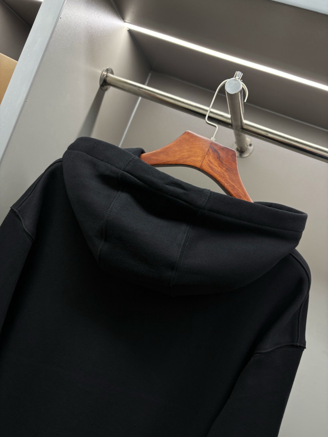 Burberry Unisex Sweatshirt Size S-XXL