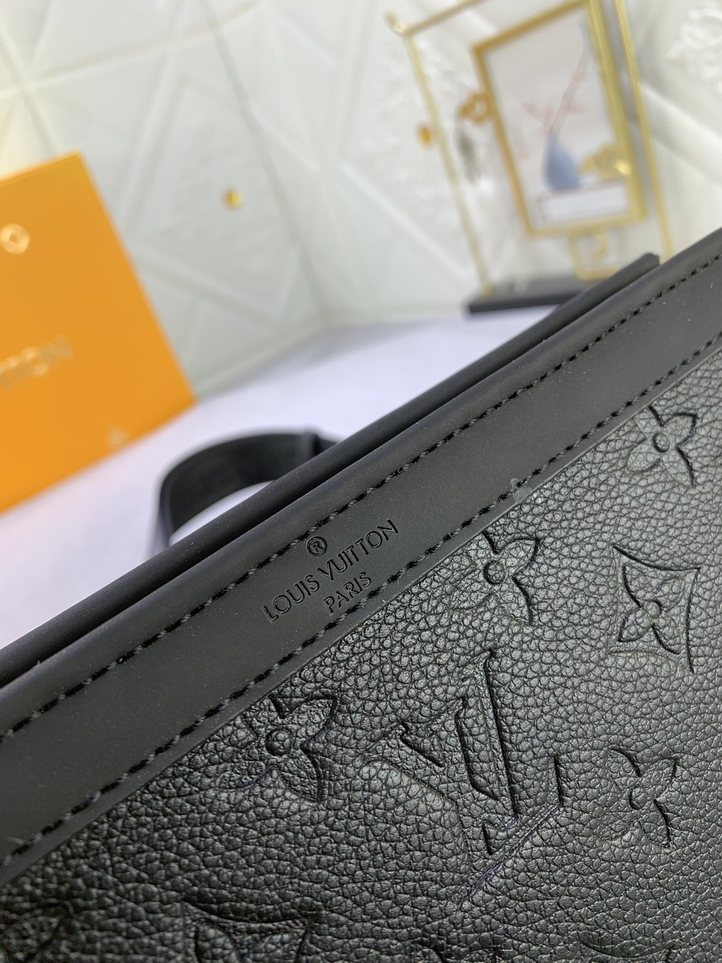 Louis Vuitton M81115 Alpha Wearable Mens Shoulder Bags Size 18*11*6cm