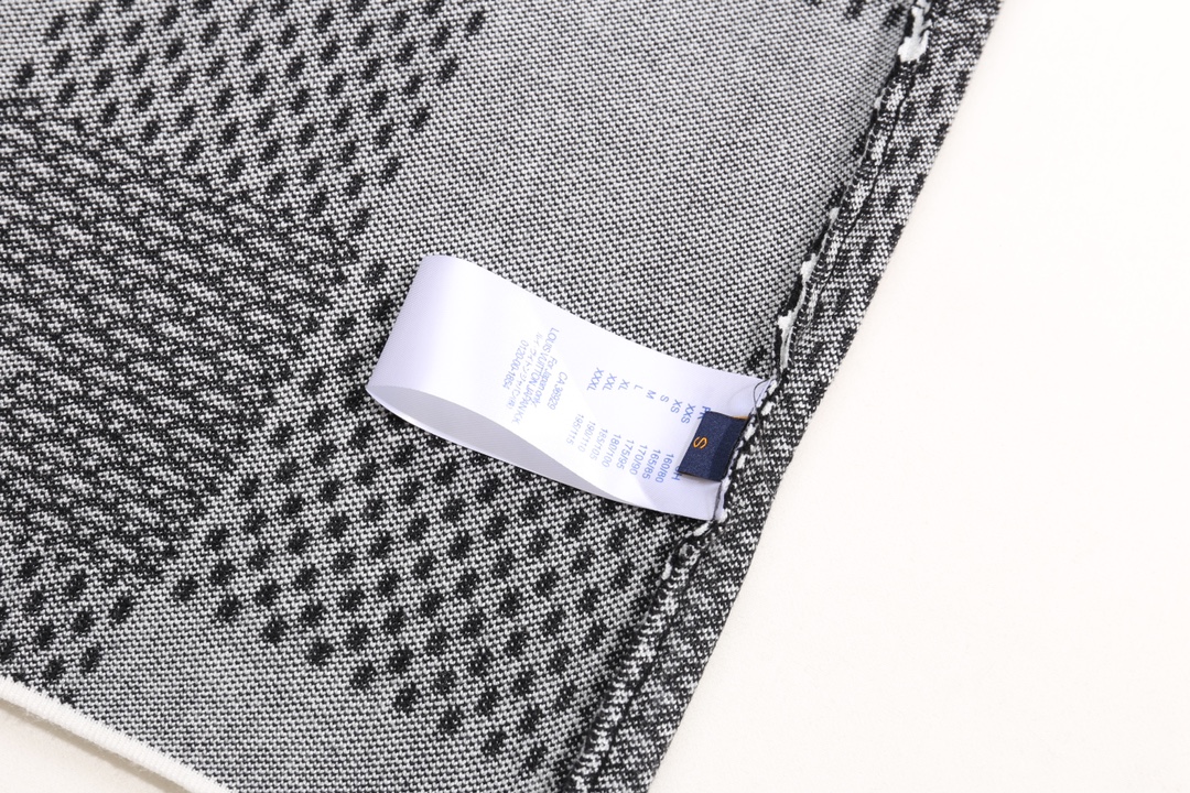 Louis Vuitton Unisex Sweatshirt Size S-XL