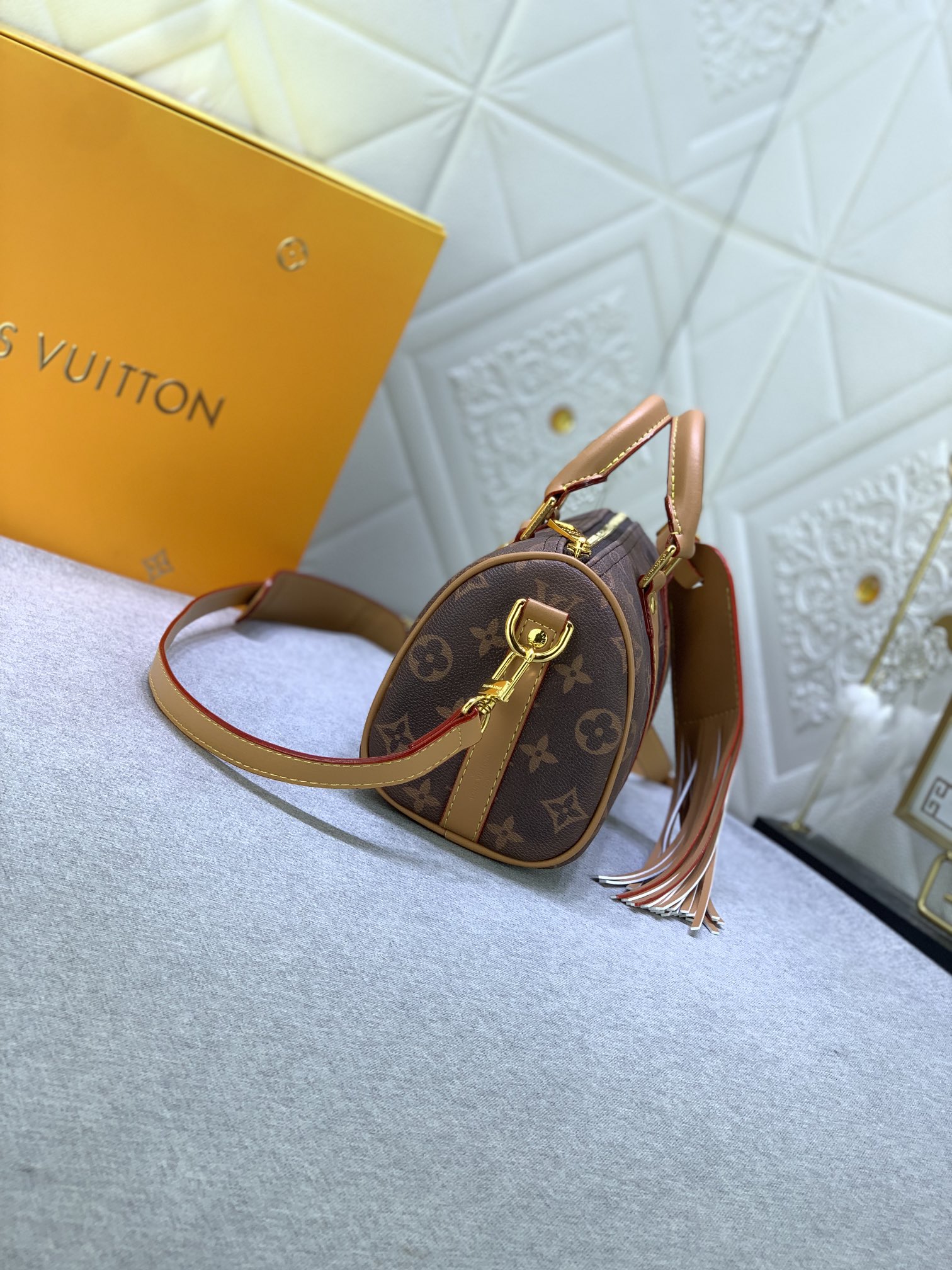 Louis Vuitton Keepall Bandoulière 25 Mens Shoulder Bags