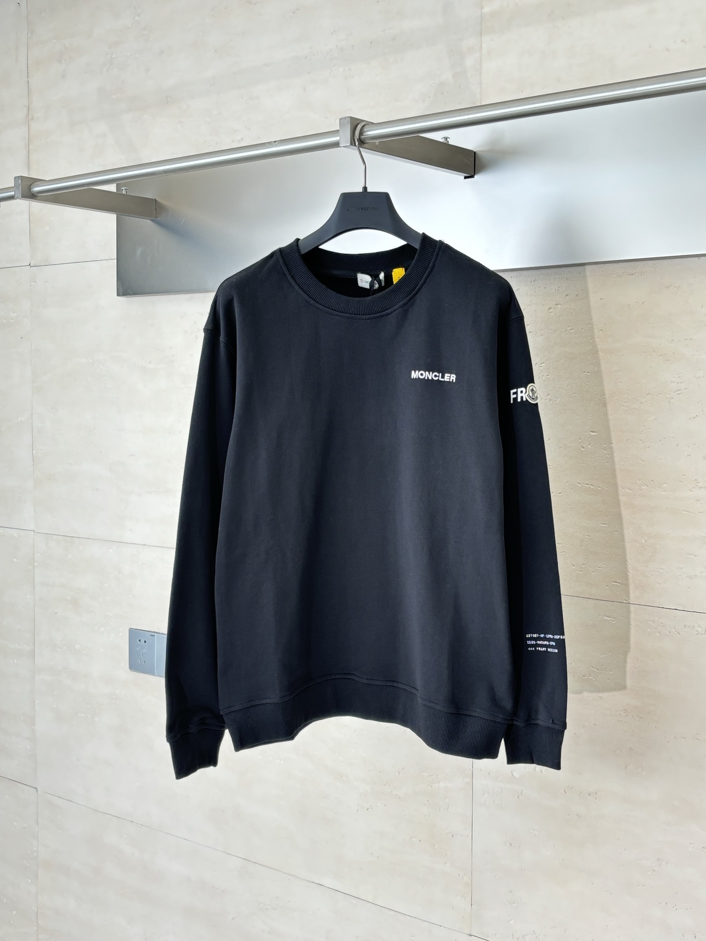 Moncler Unisex Sweatshirt Size S-XL