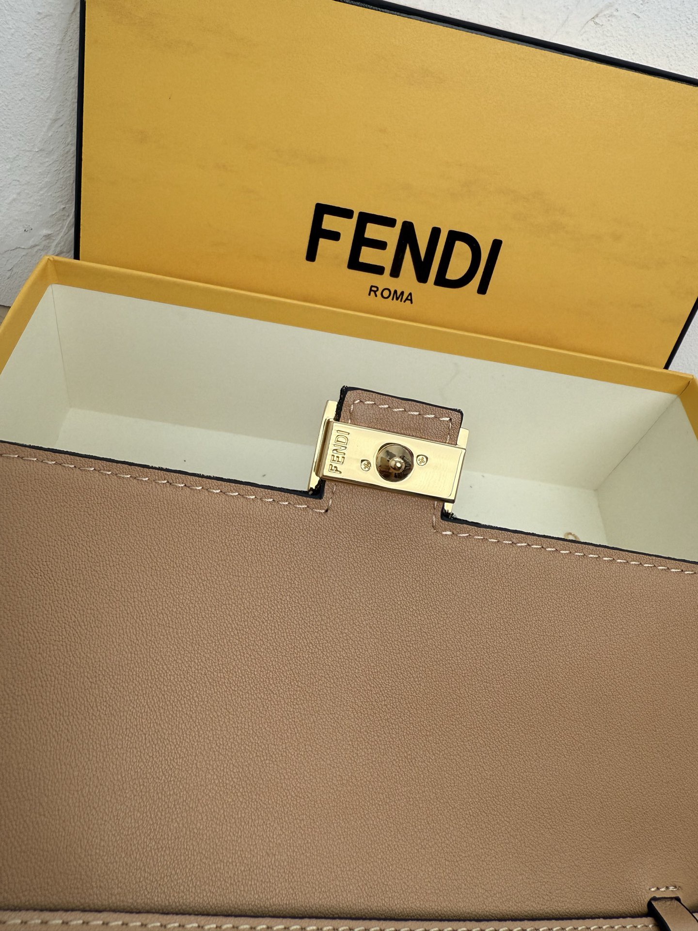 Fendi Women Shoulder Bags Size 21*11*5cm
