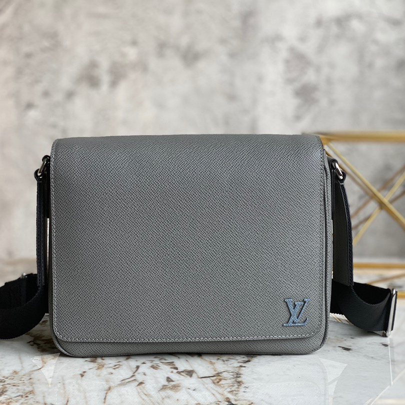 Louis Vuitton M30851 District Mens Shoulder Bags Size 26*20*7cm