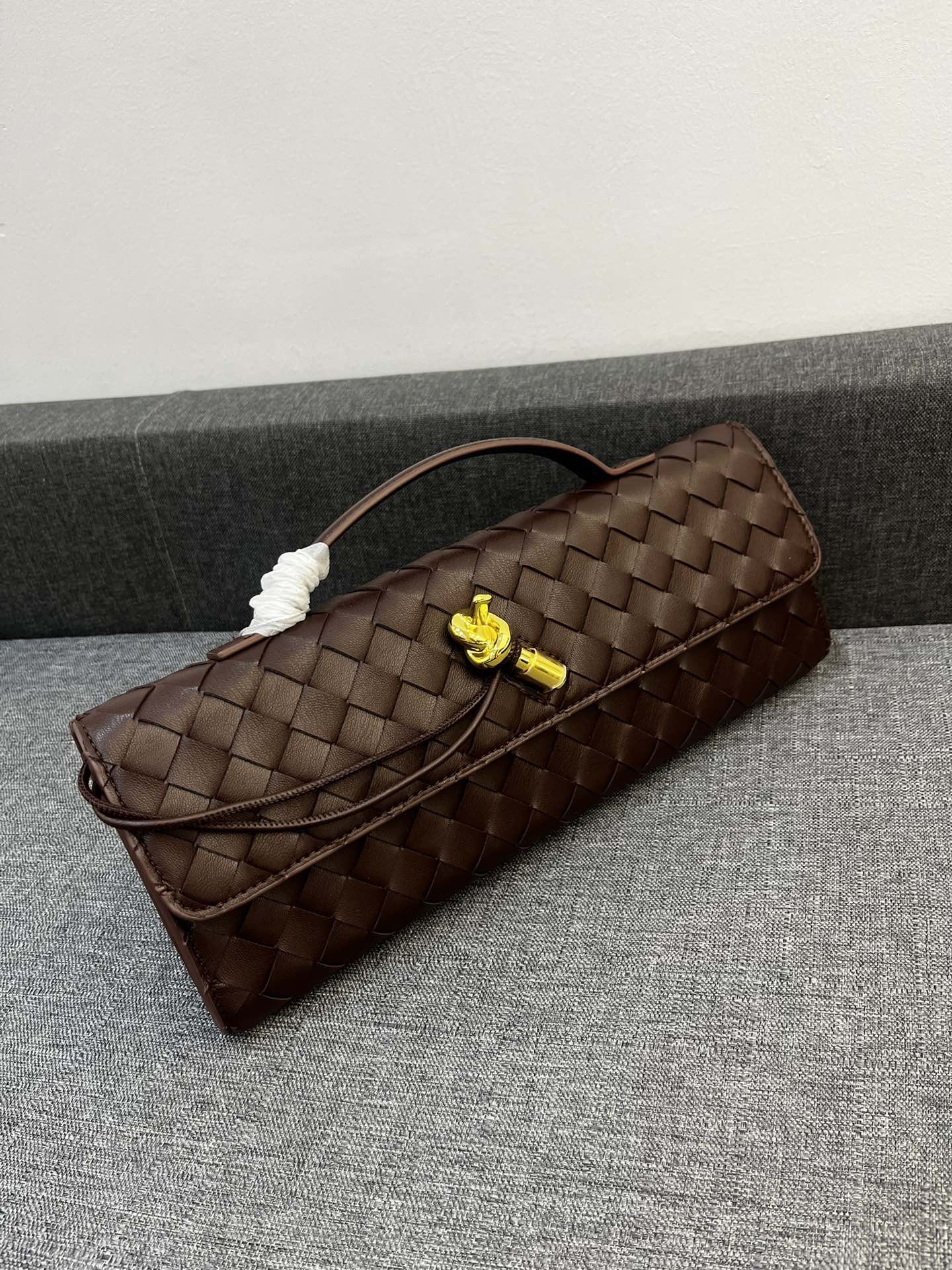 Bottega Veneta Andiamo Clutch 30*13*4cm