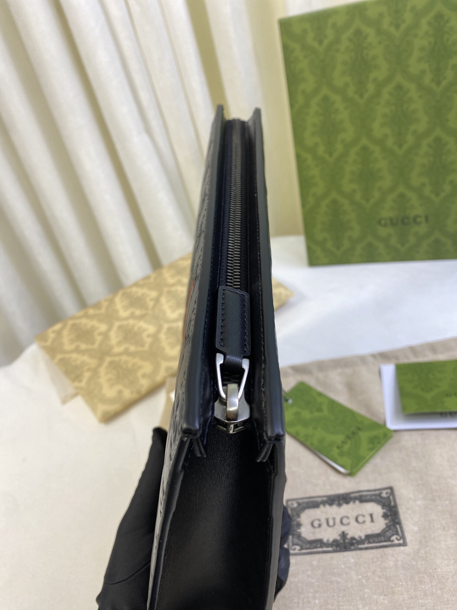 Gucci New GG Supreme Clutch Size 26*20*6cm Style 475316