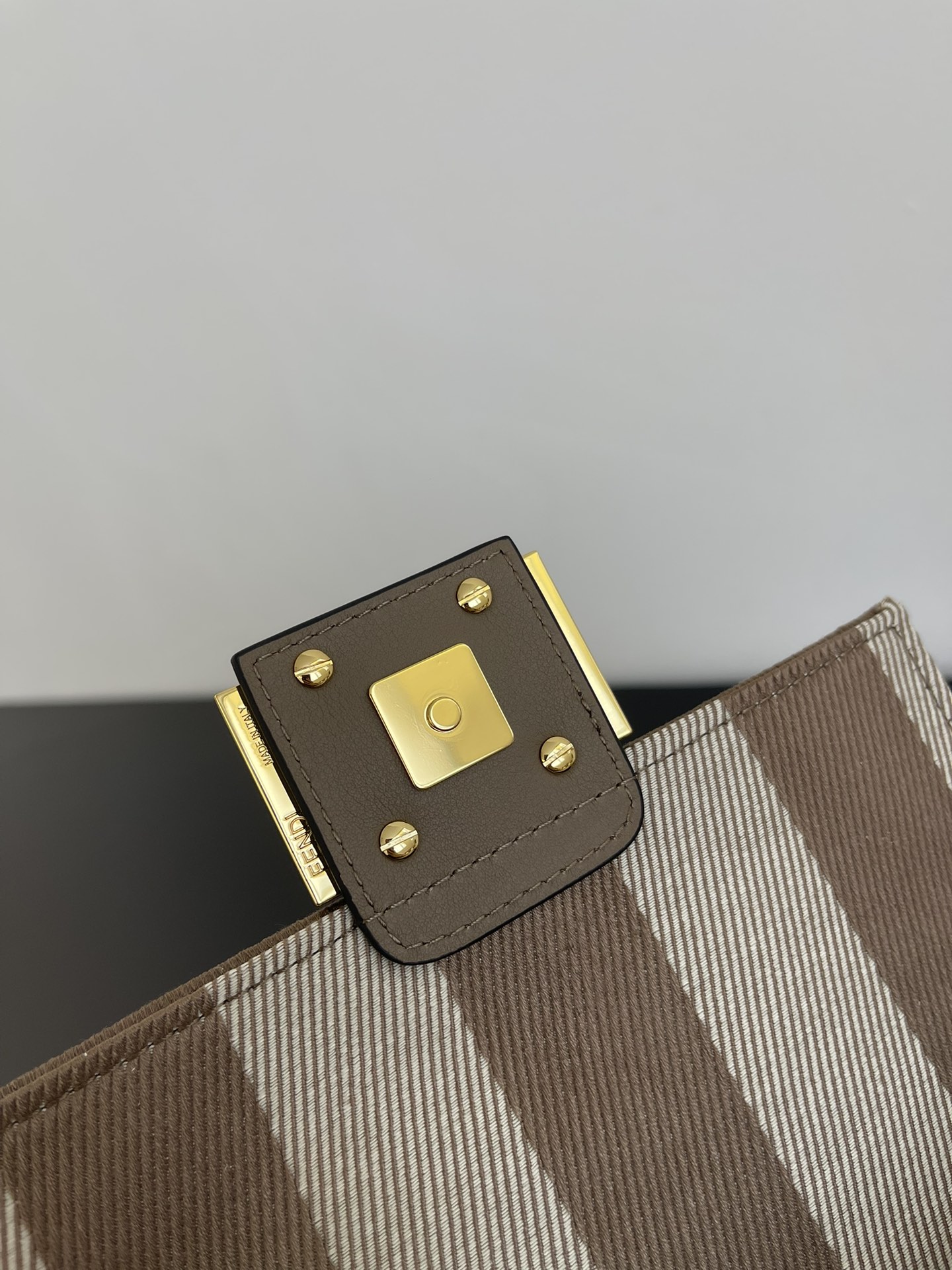 Fendi Baguette Women Shoulder Bags Small 19*10*4cm