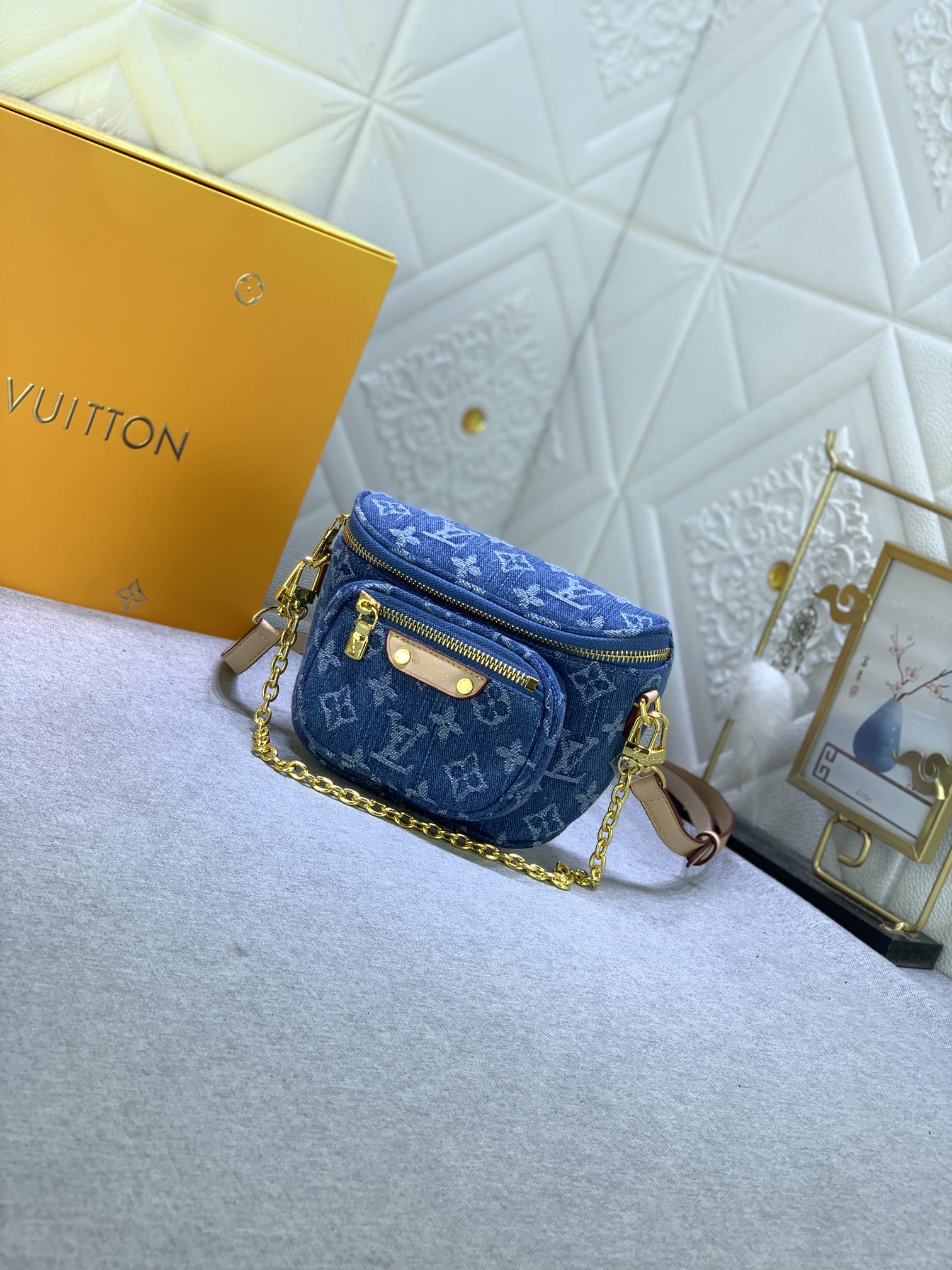 Louis Vuitton M82335 Mini Bumbag Women Shoulder Bags Size 17*12*9cm