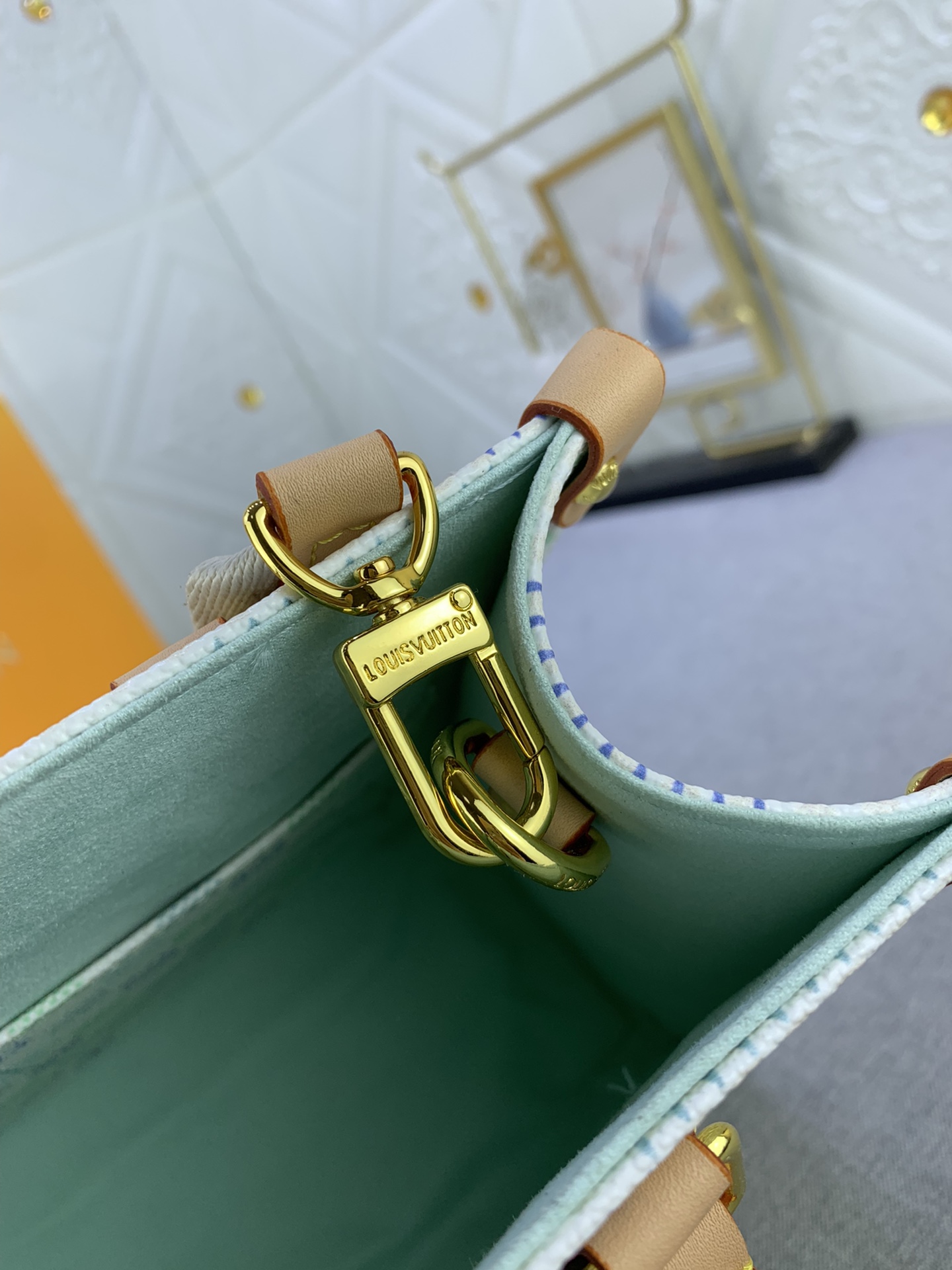 Louis Vuitton M46373 OnTheGo Women Shoulder Bags Size 25*19*11cm