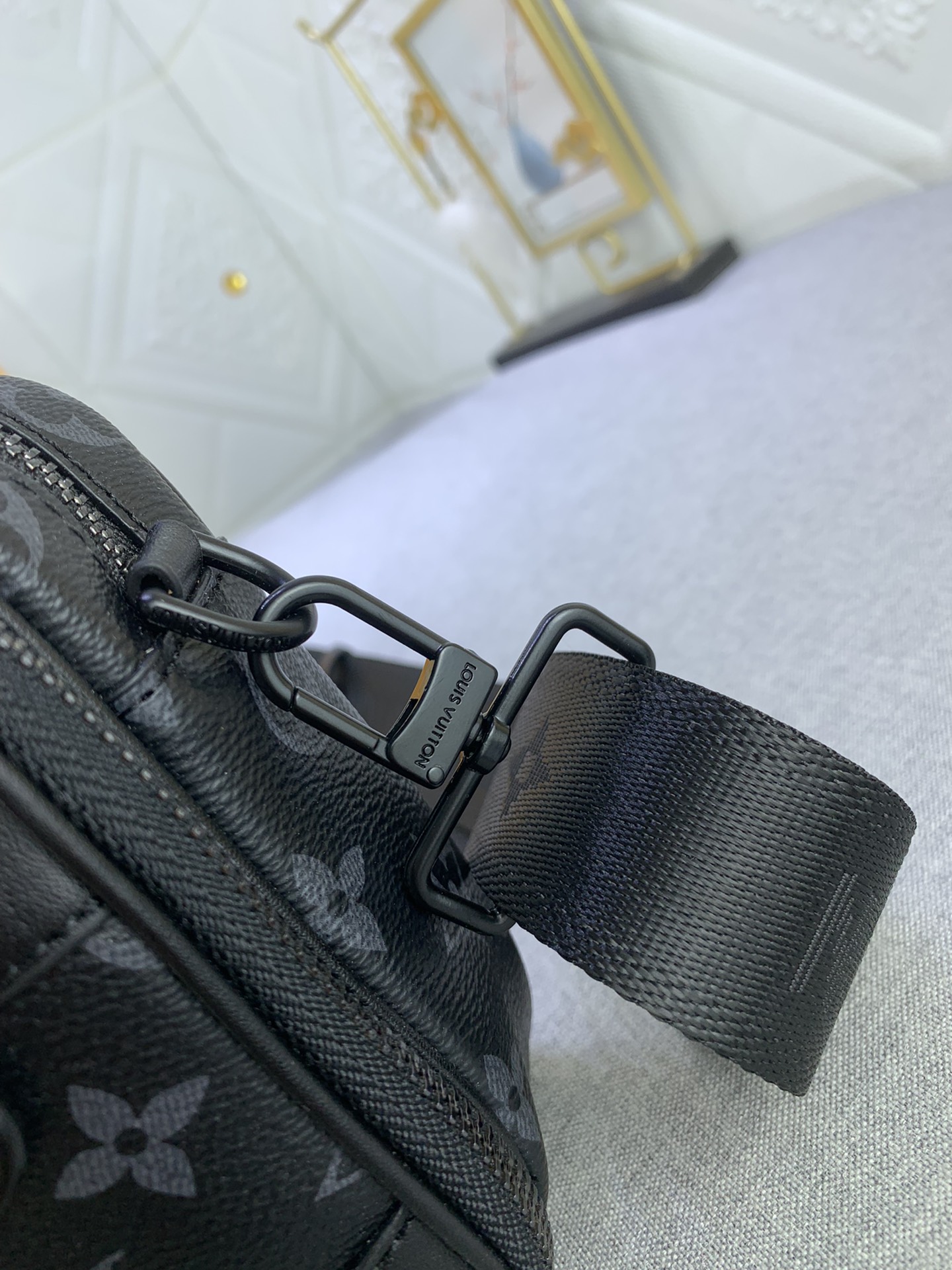 Louis Vuitton M46955 Alpha Mens Shoulder Bags Size 11*18*6cm