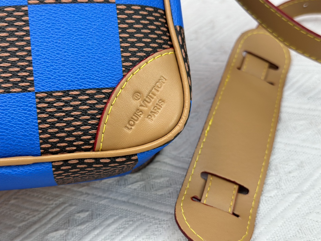 Louis Vuitton N40547 Mens Shoulder Bags Size 20cm