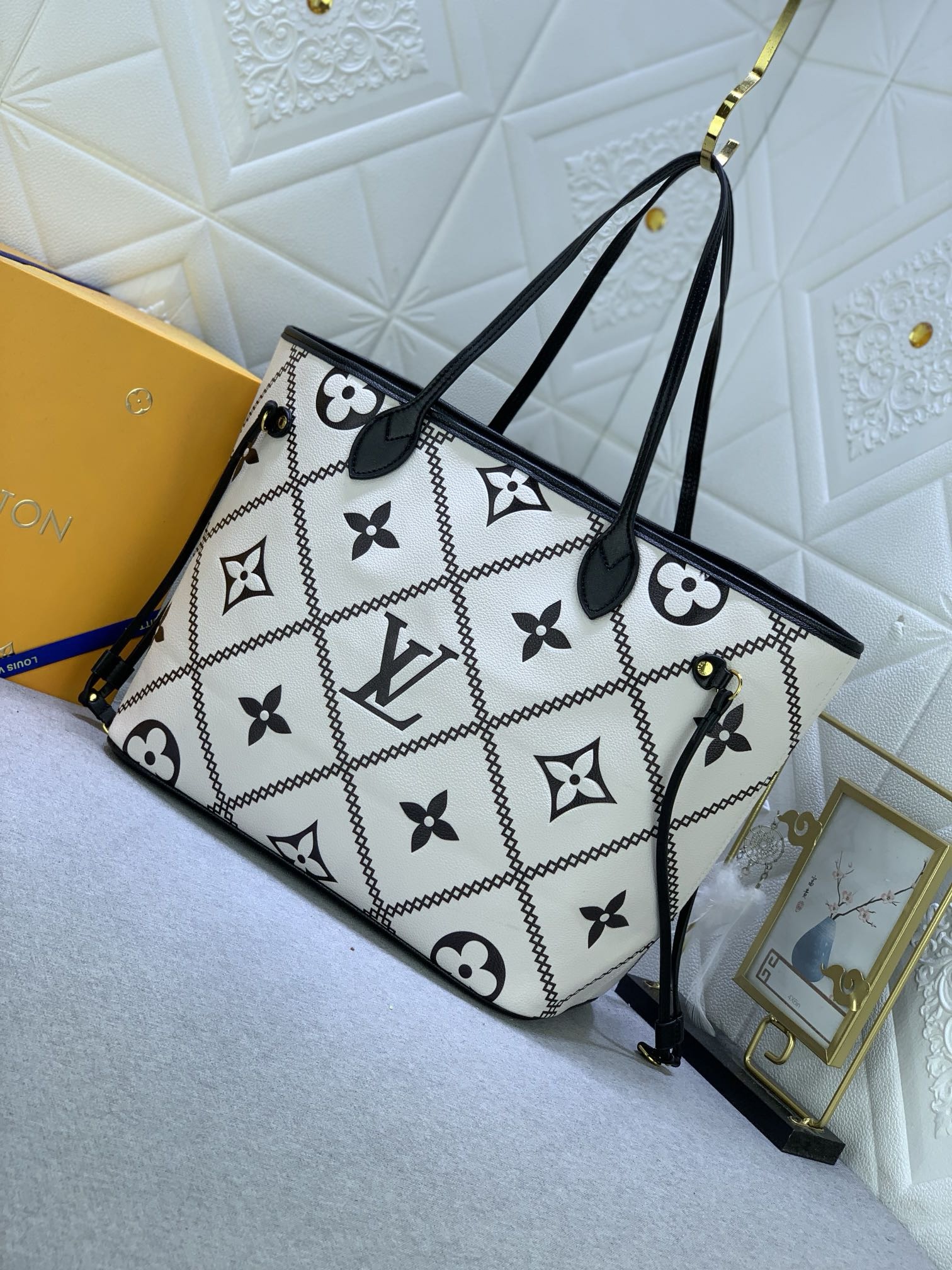 Louis Vuitton Shopping Bags 31*28*14cm