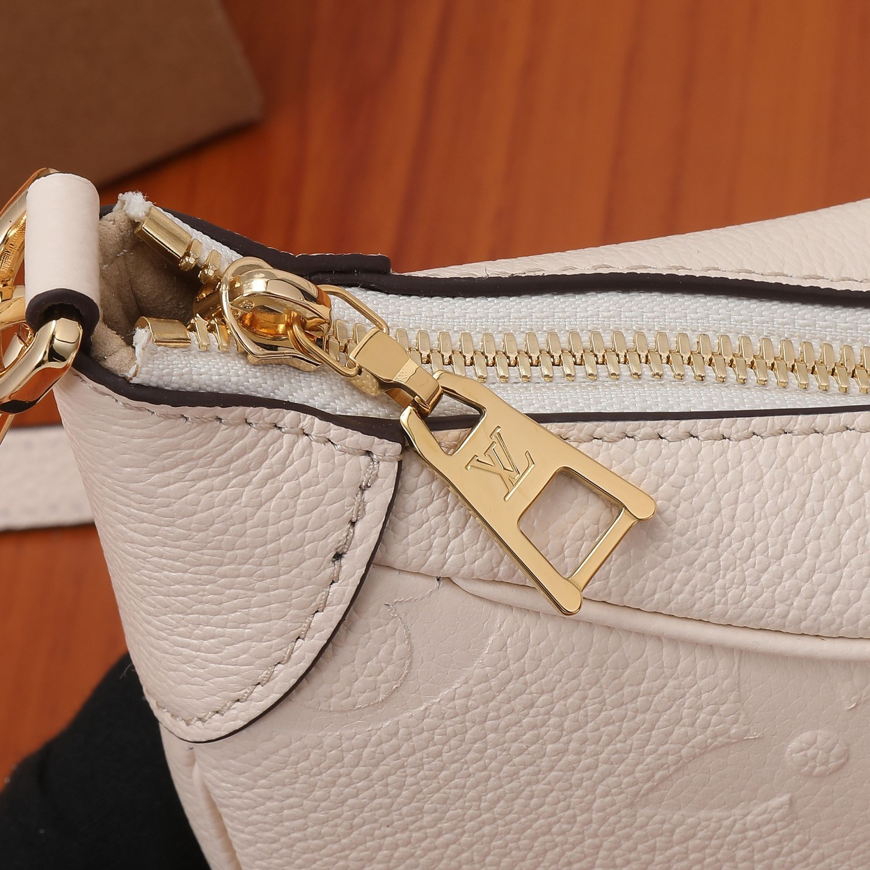 Louis Vuitton M46099 Bagatelle Women Shoulder Bags Size 22*14*9cm