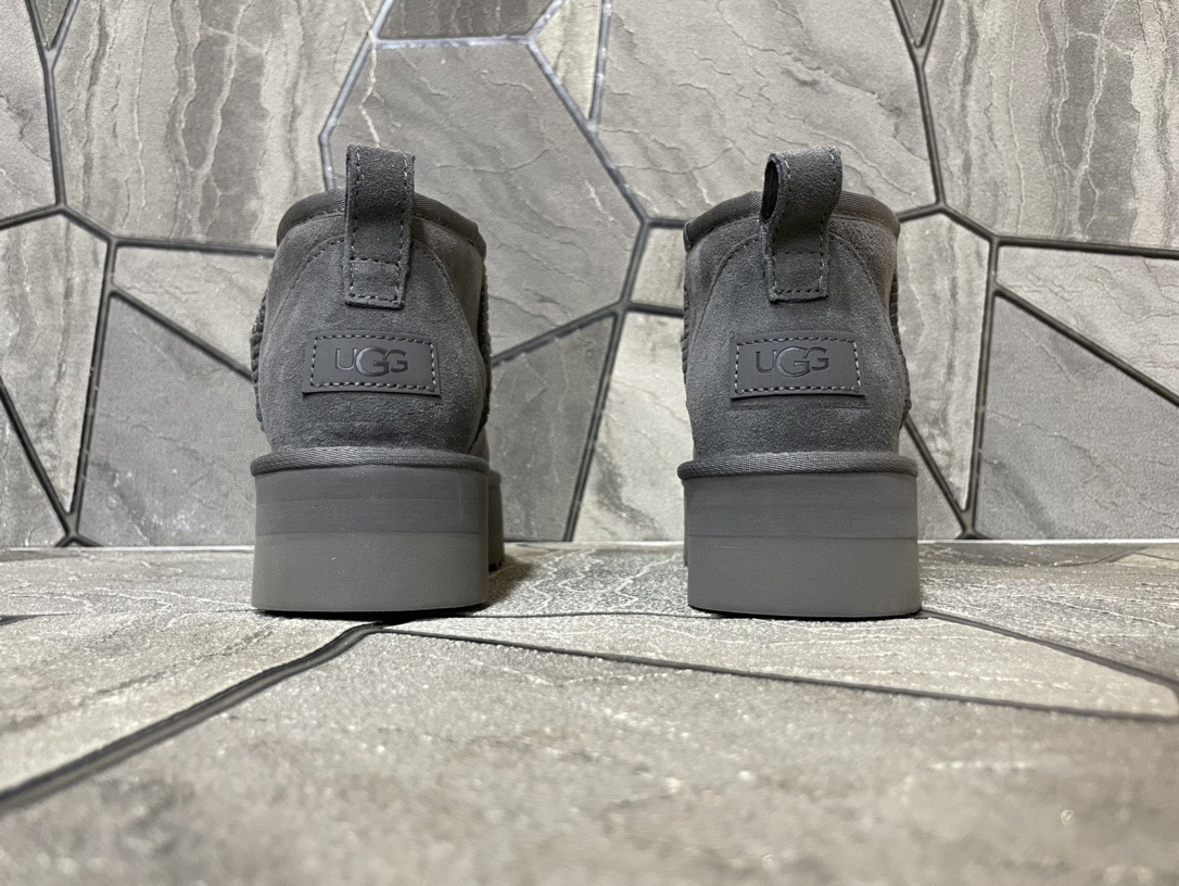 UGG Women Boots Size 35-40