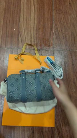 Louis Vuitton Keepall Bandoulière 25 Mens Shoulder Bags