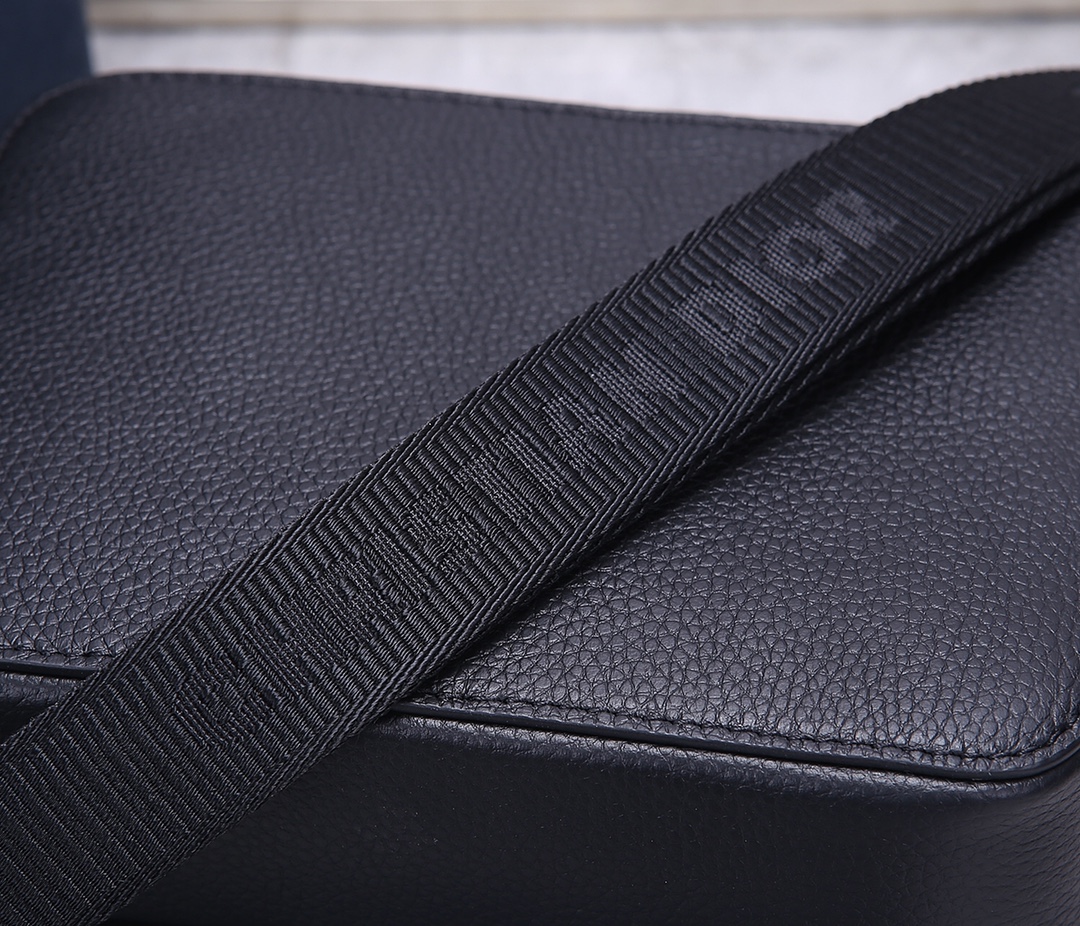 Dior Mens Shoulder Bags 17*12.5*6cm