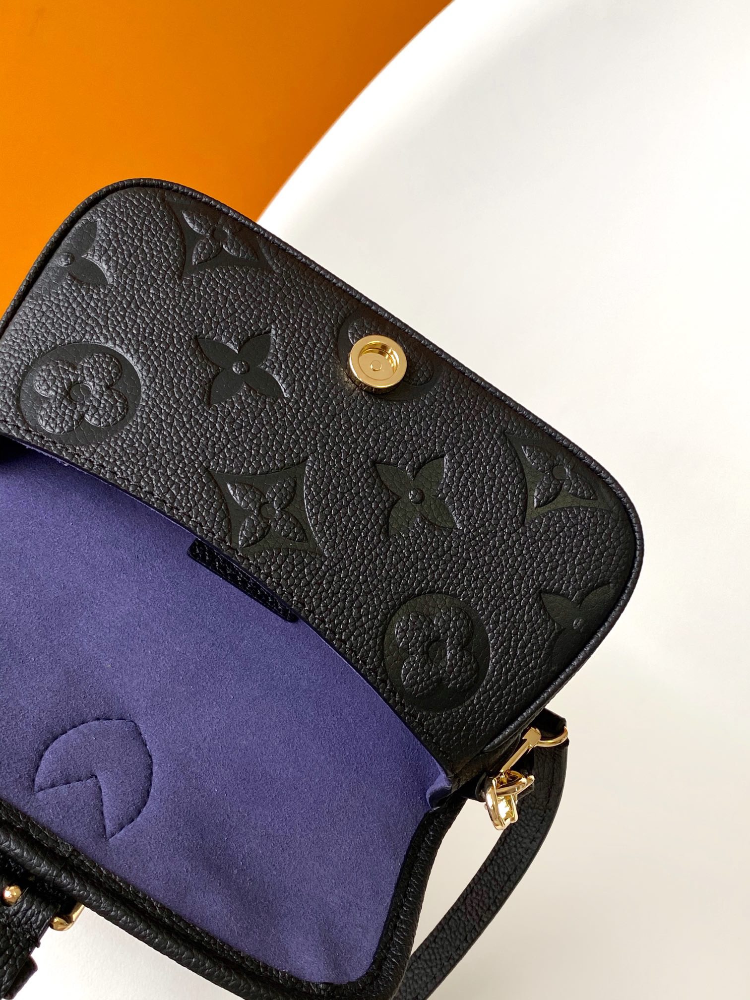 Louis Vuitton M83300 Nano Diane Women Shoulder Bags Size 19*10.5*6cm