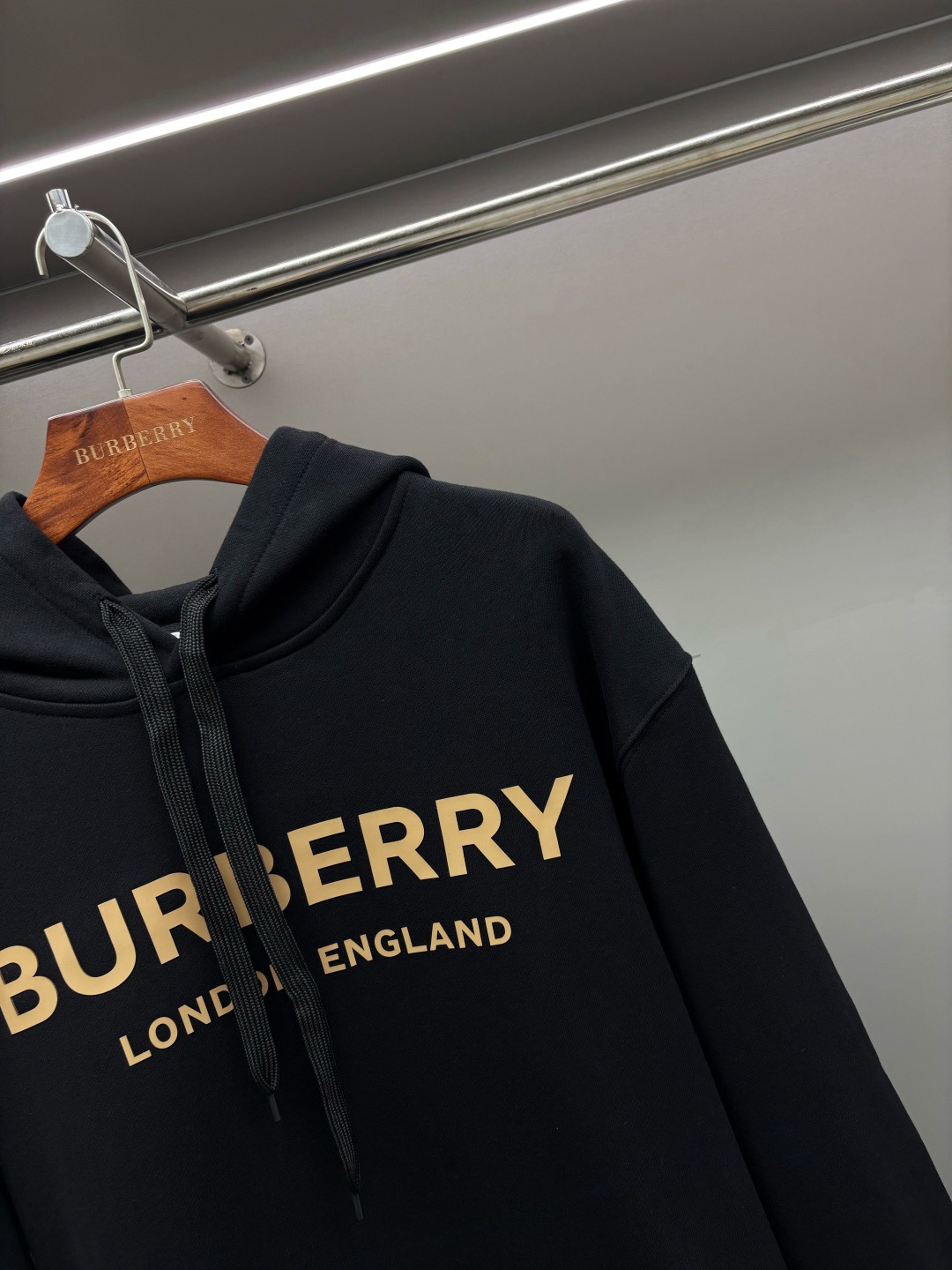 Burberry Unisex Sweatshirt Size S-XXL