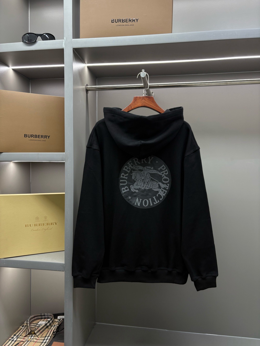 Burberry Unisex Sweatshirt Size S-XXL