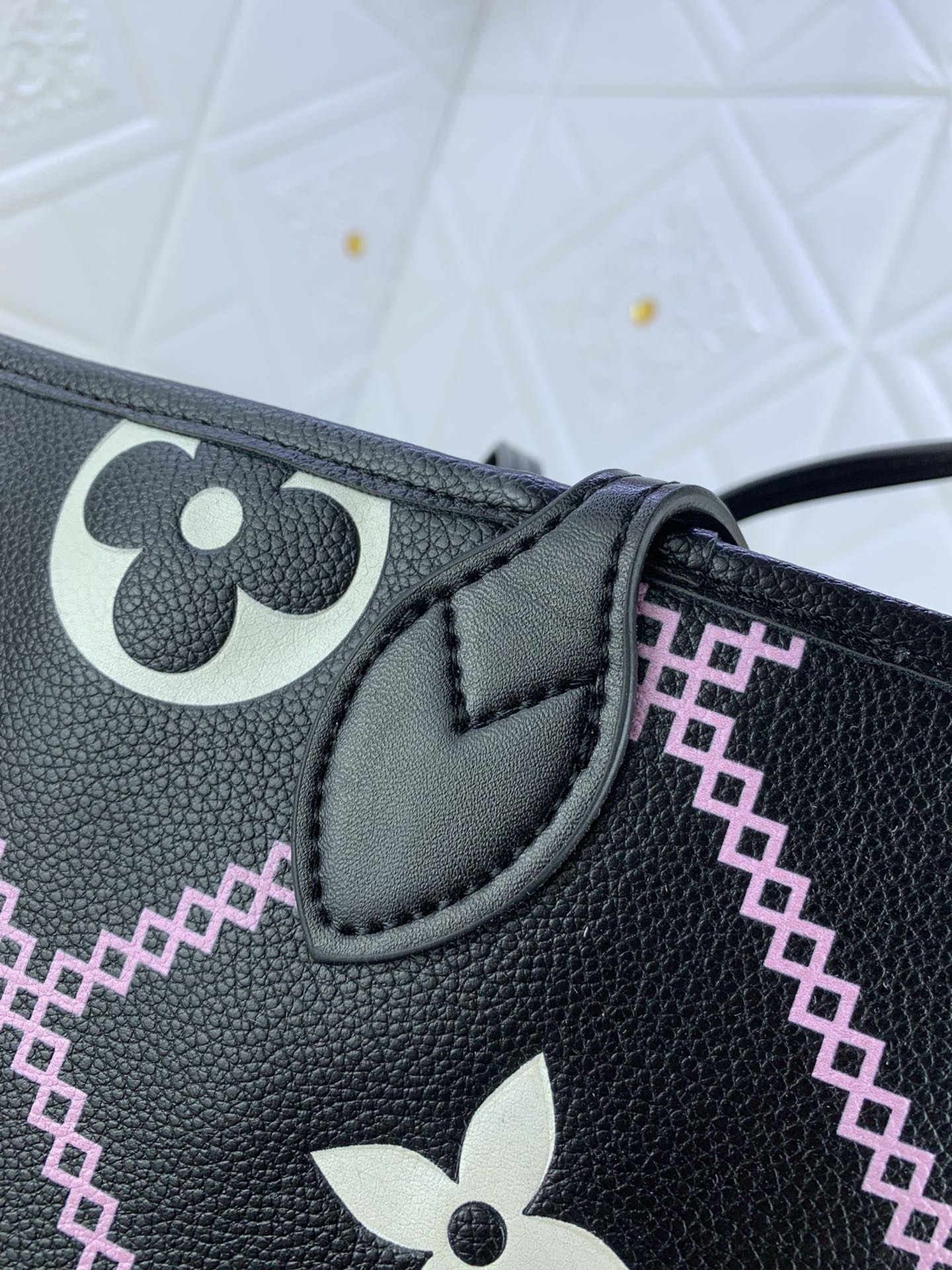 Louis Vuitton Shopping Bags 31*28*14cm