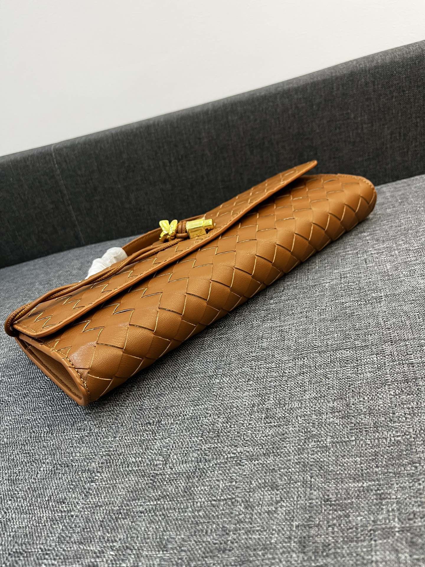 Bottega Veneta Andiamo Clutch 30*13*4cm