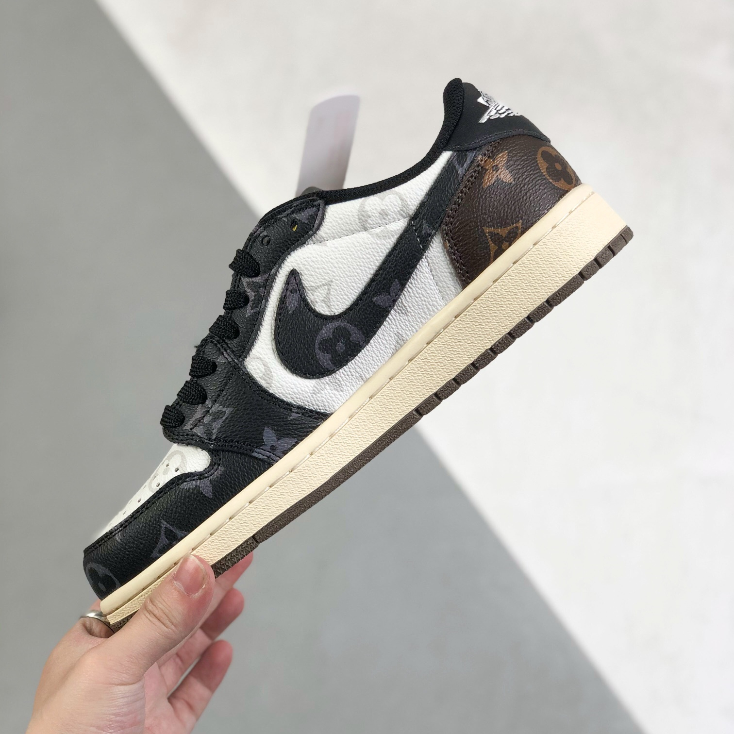 Nike Air Jordan 1 x Travis Scott Low Top Sneaker Shoes Gr. 36-46