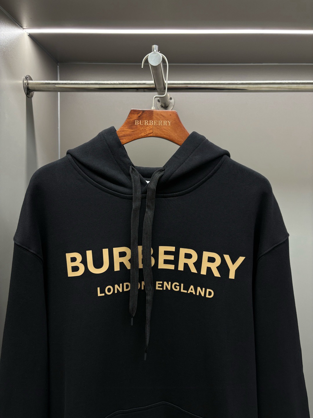 Burberry Unisex Sweatshirt Size S-XXL