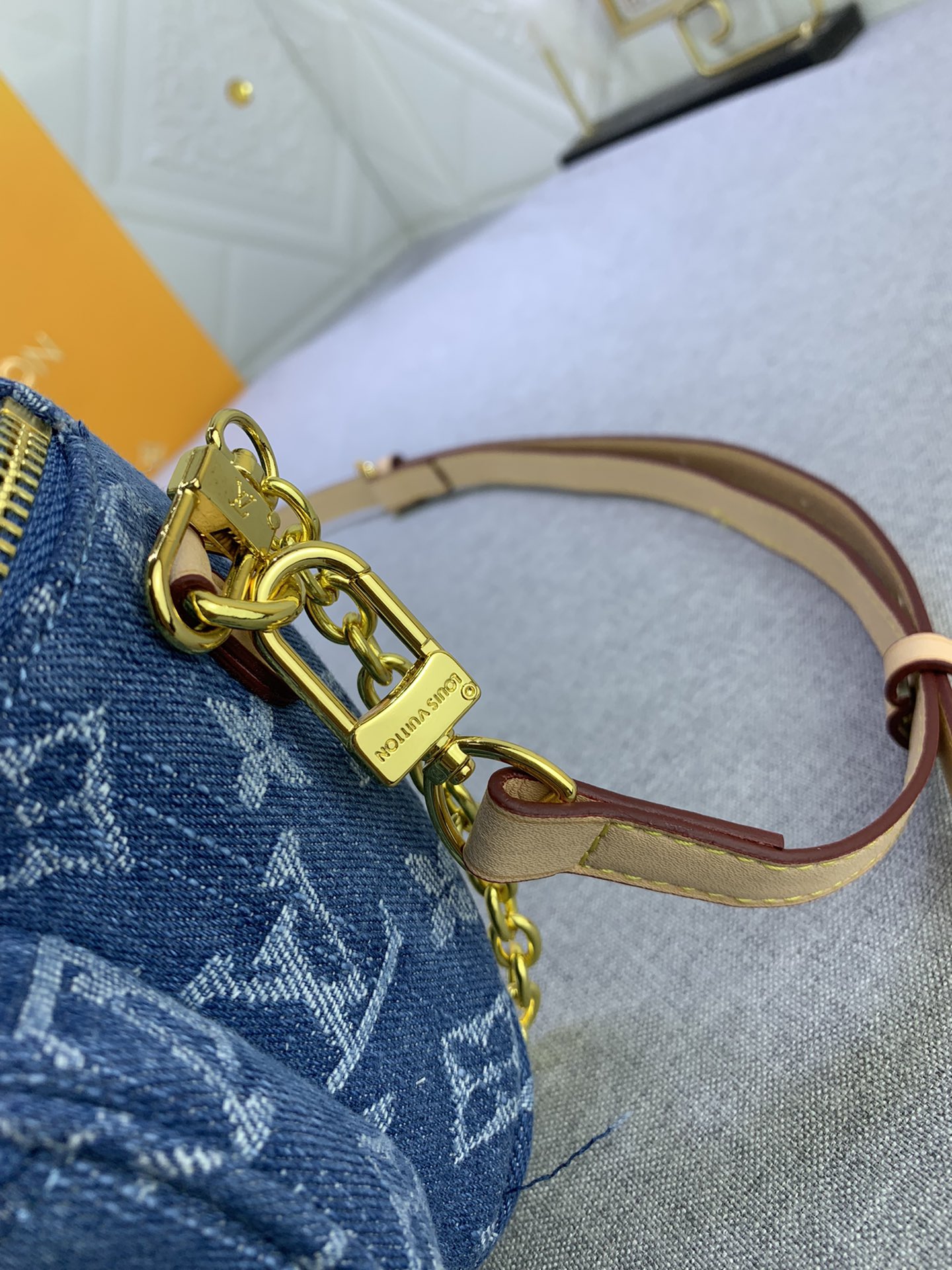 Louis Vuitton M82335 Mini Bumbag Women Shoulder Bags Size 17*12*9cm