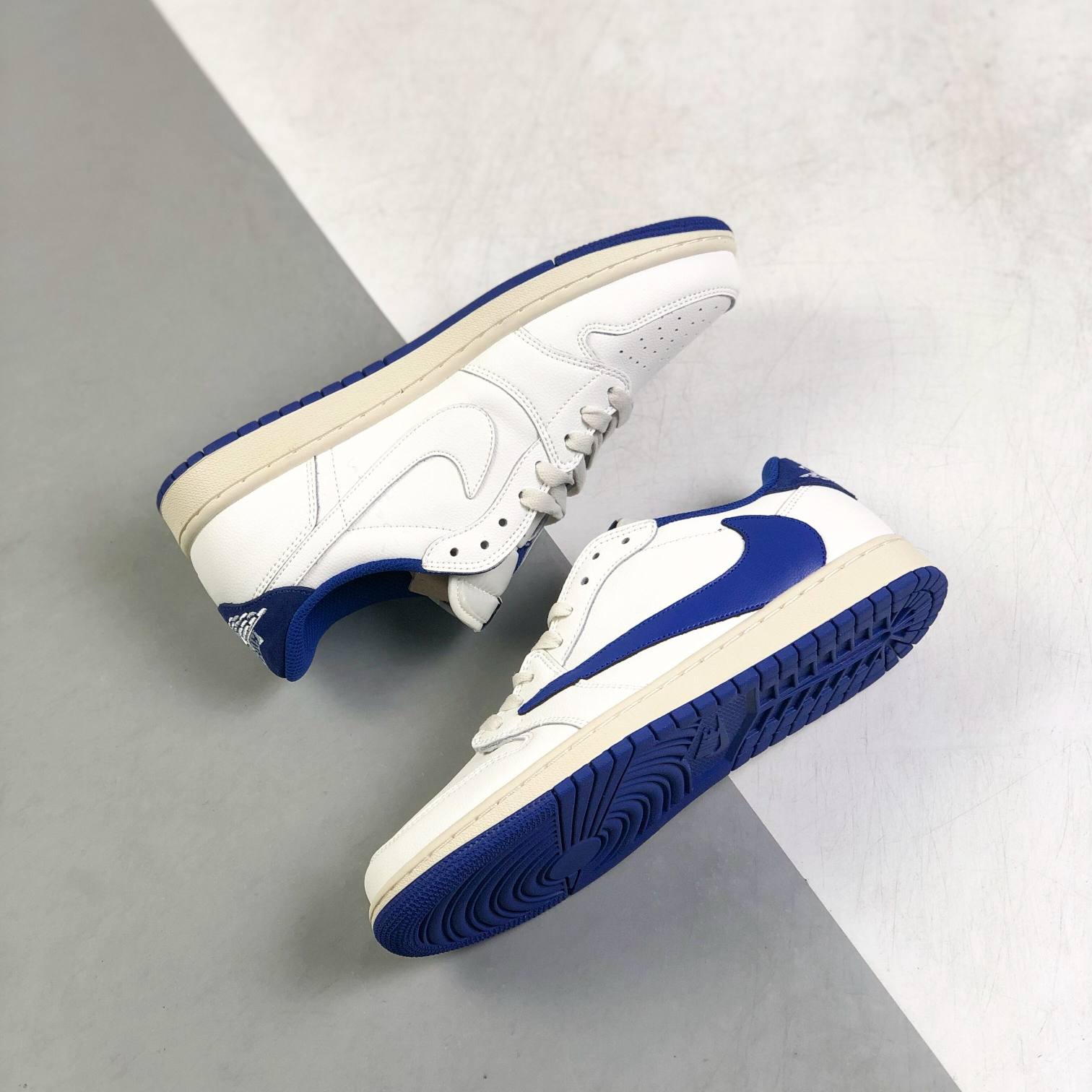 Nike Air Jordan 1 x Travis Scott Low Top Sneaker Shoes Gr. 36-46