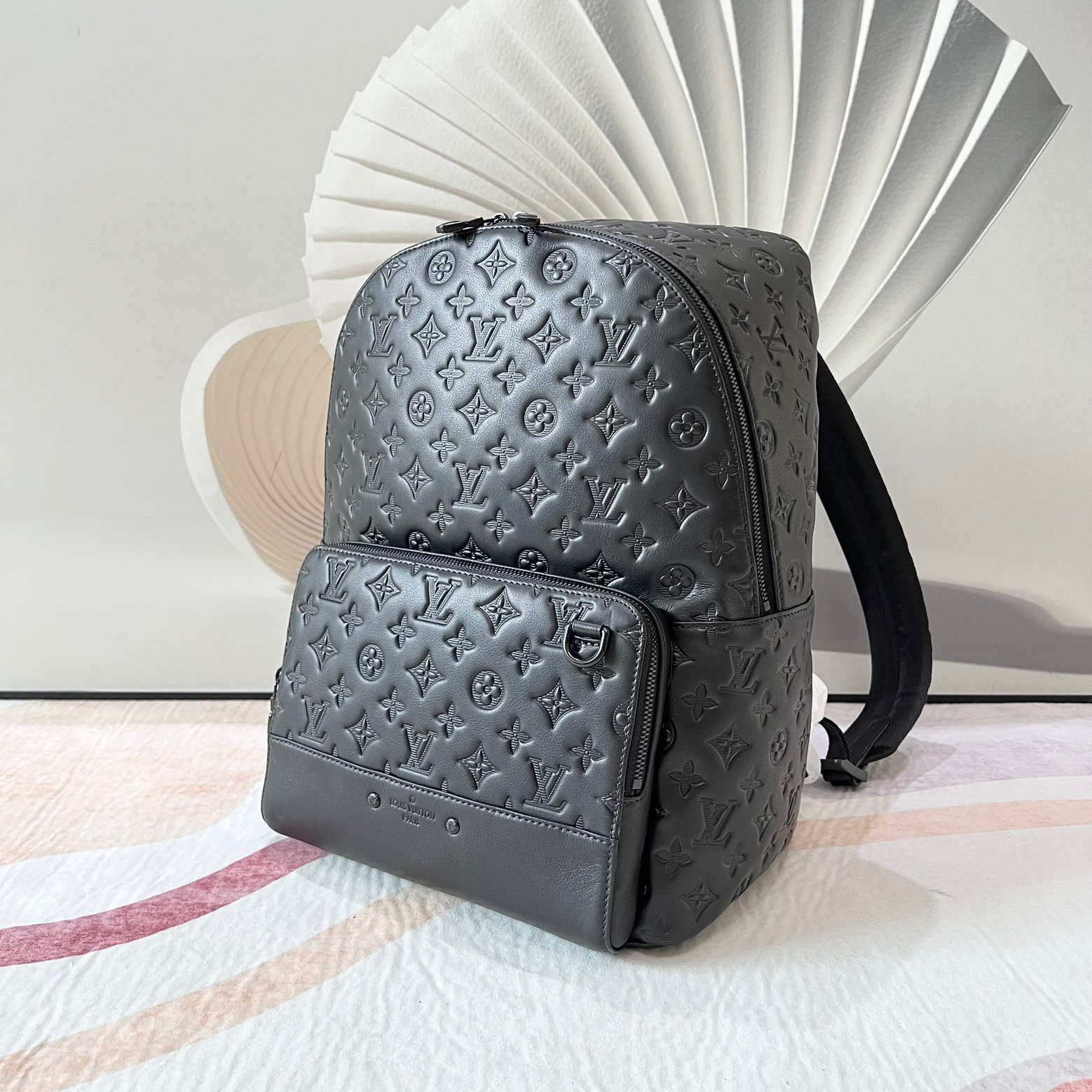 Louis Vuitton M46109 Racer Backpack Size 41*33*18cm