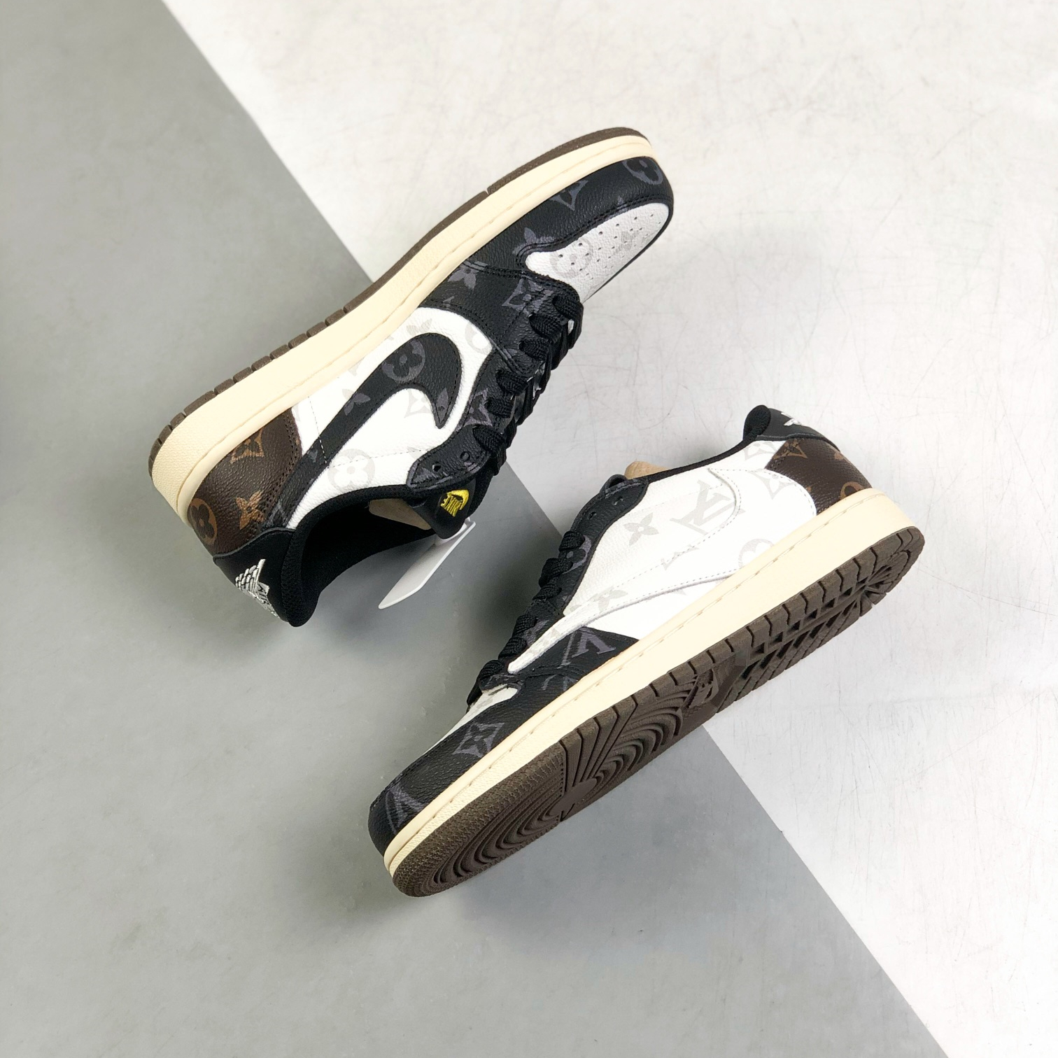 Nike Air Jordan 1 x Travis Scott Low Top Sneaker Shoes Gr. 36-46