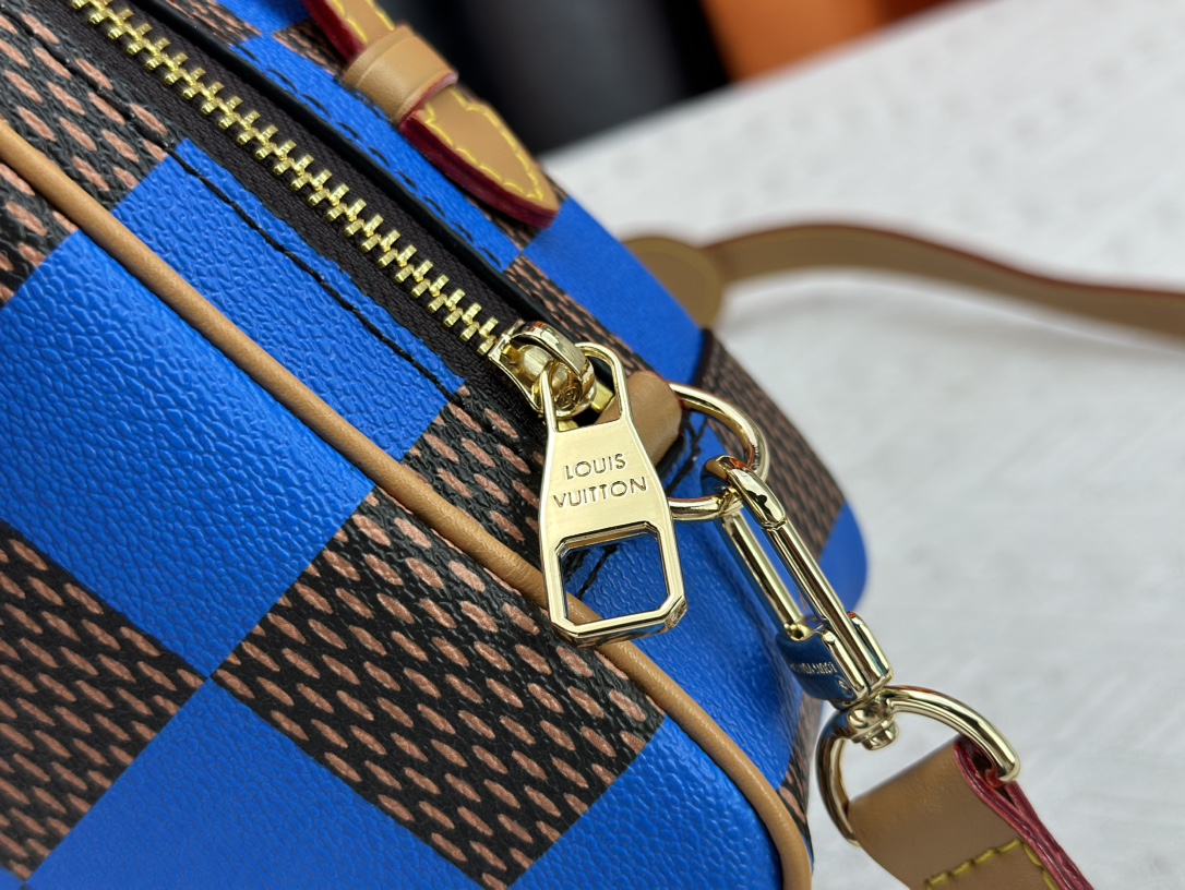 Louis Vuitton N40547 Mens Shoulder Bags Size 20cm