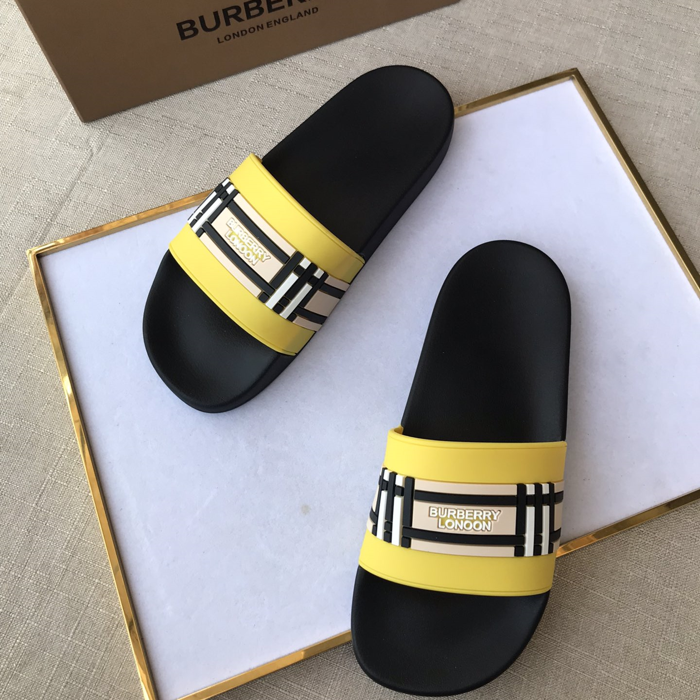 Burberry Mens Women Sandals Gr. 36-46