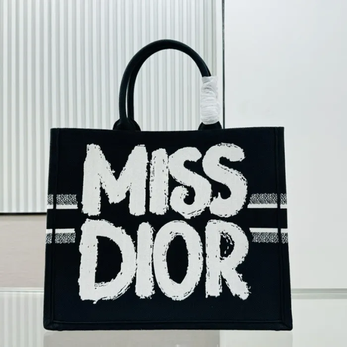Dior Shopping Bags
