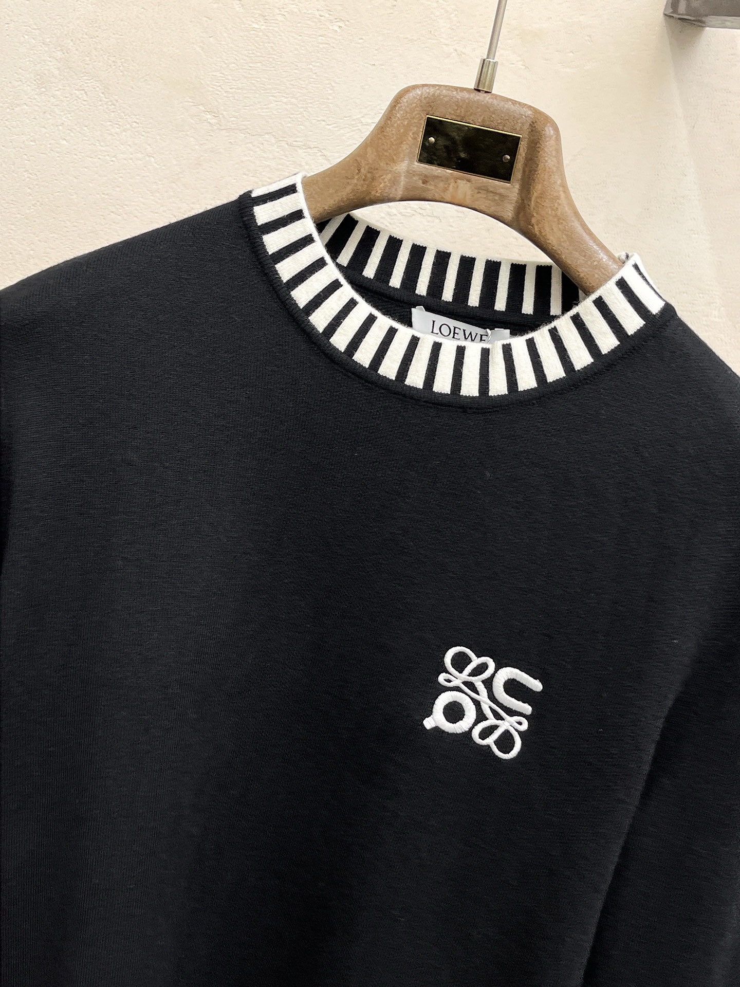 Loewe Unisex Sweatshirt Size M-XXXL