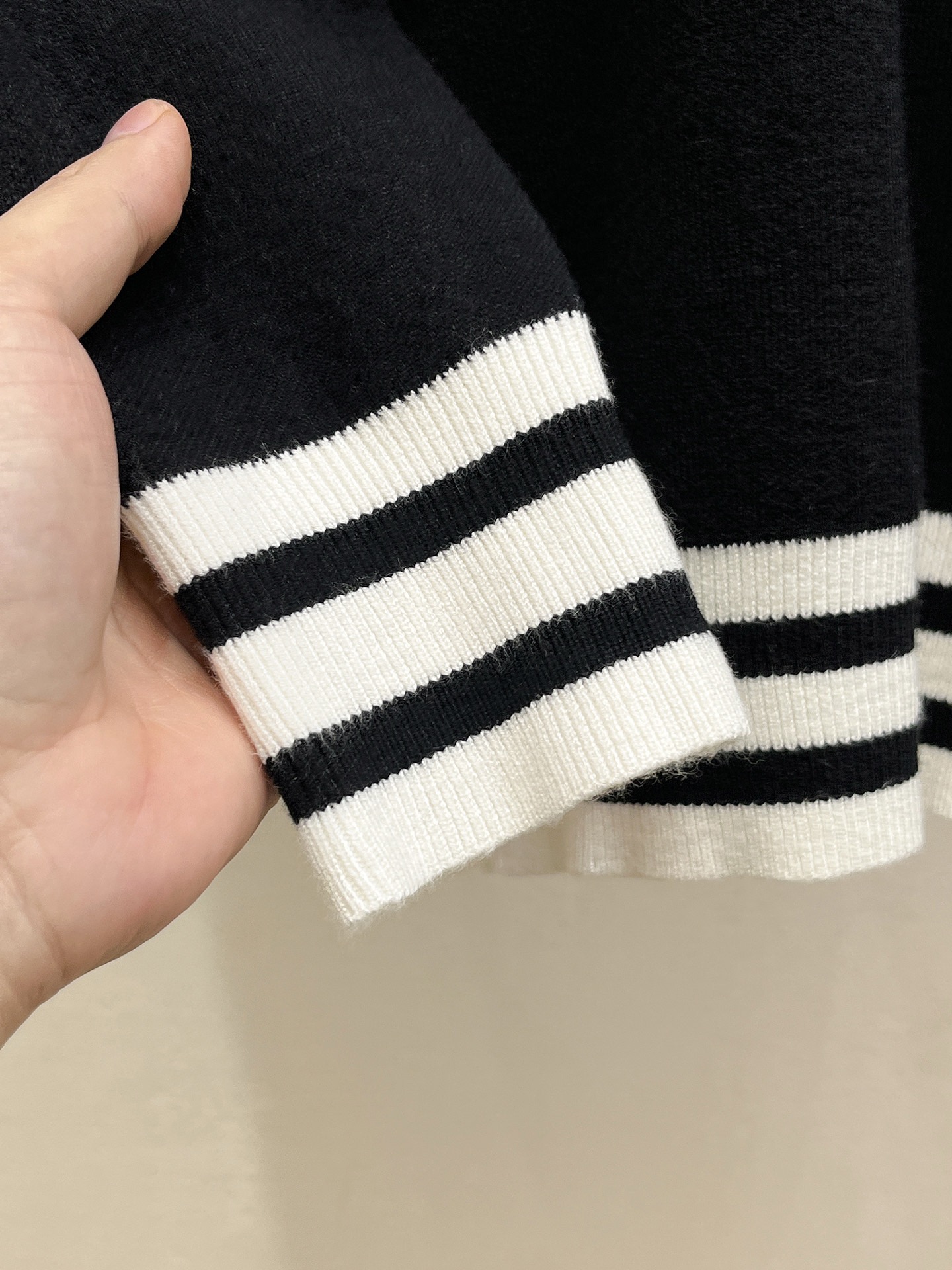 Loewe Unisex Sweatshirt Size M-XXXL