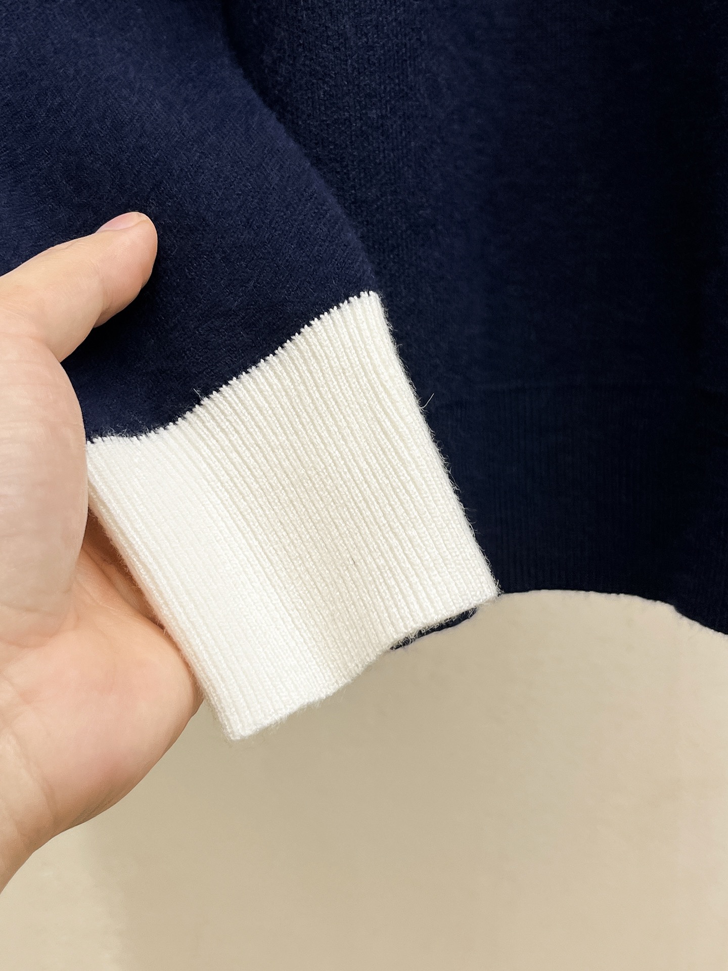 Louis Vuitton Unisex Sweatshirt Size M-XXXL