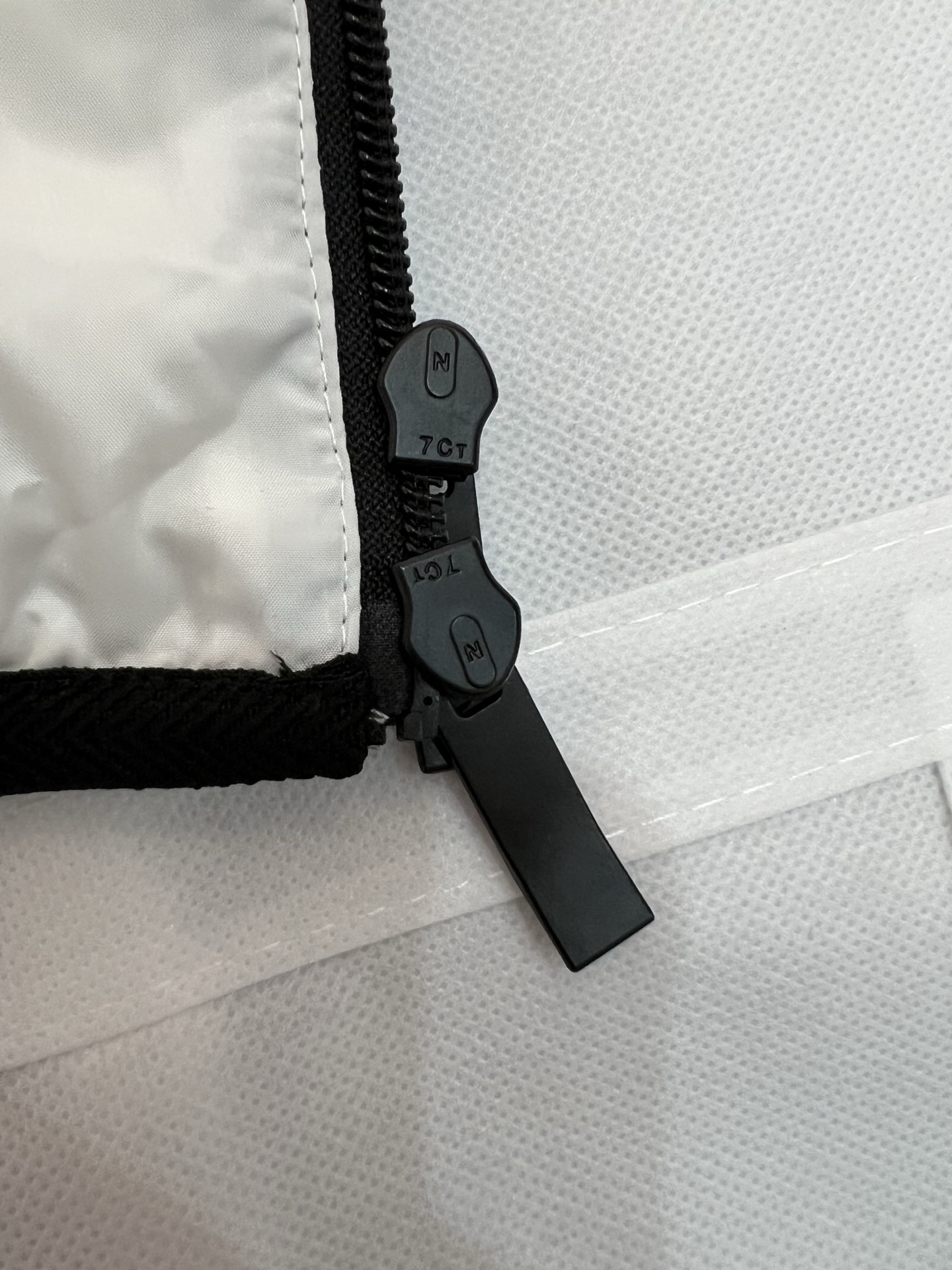 Moncler Valmasque Men Winter Vest Size 1-5