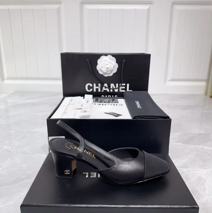 Chanel Pumps