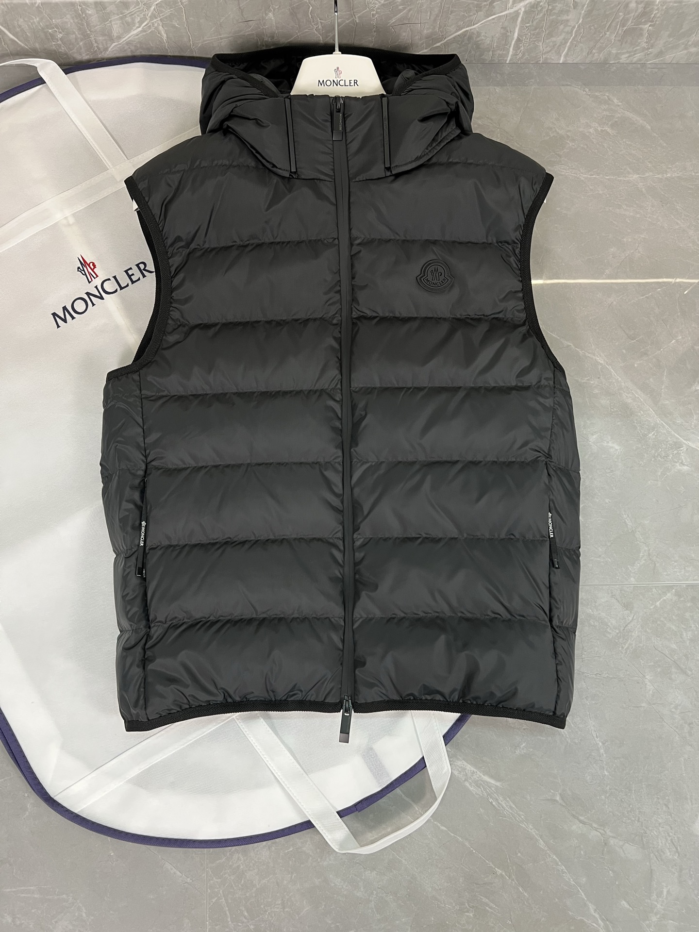 Moncler Valmasque Men Winter Vest Size 1-5
